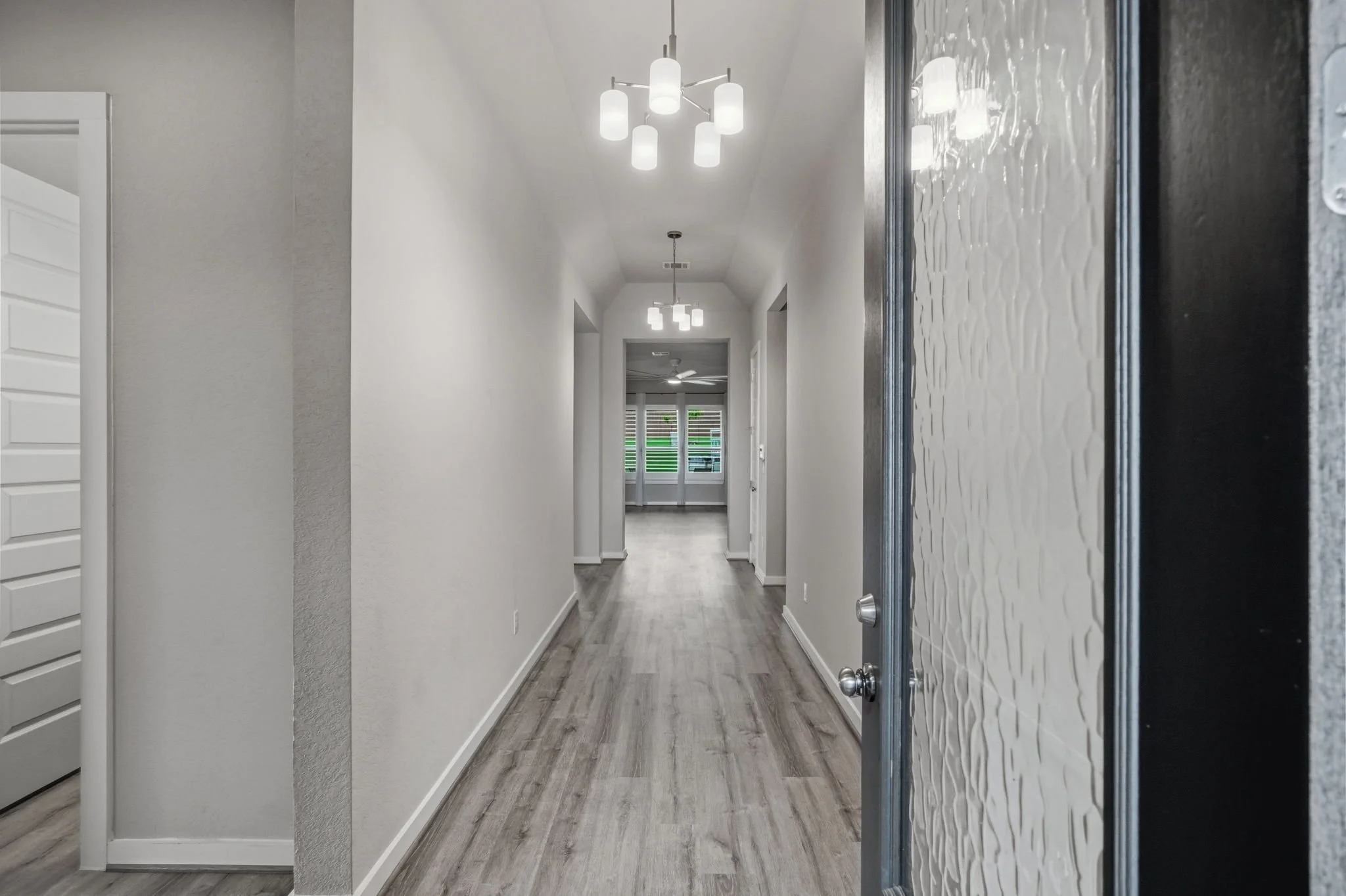 7-web-or-mls-31814 Acacia Vista-39.jpg