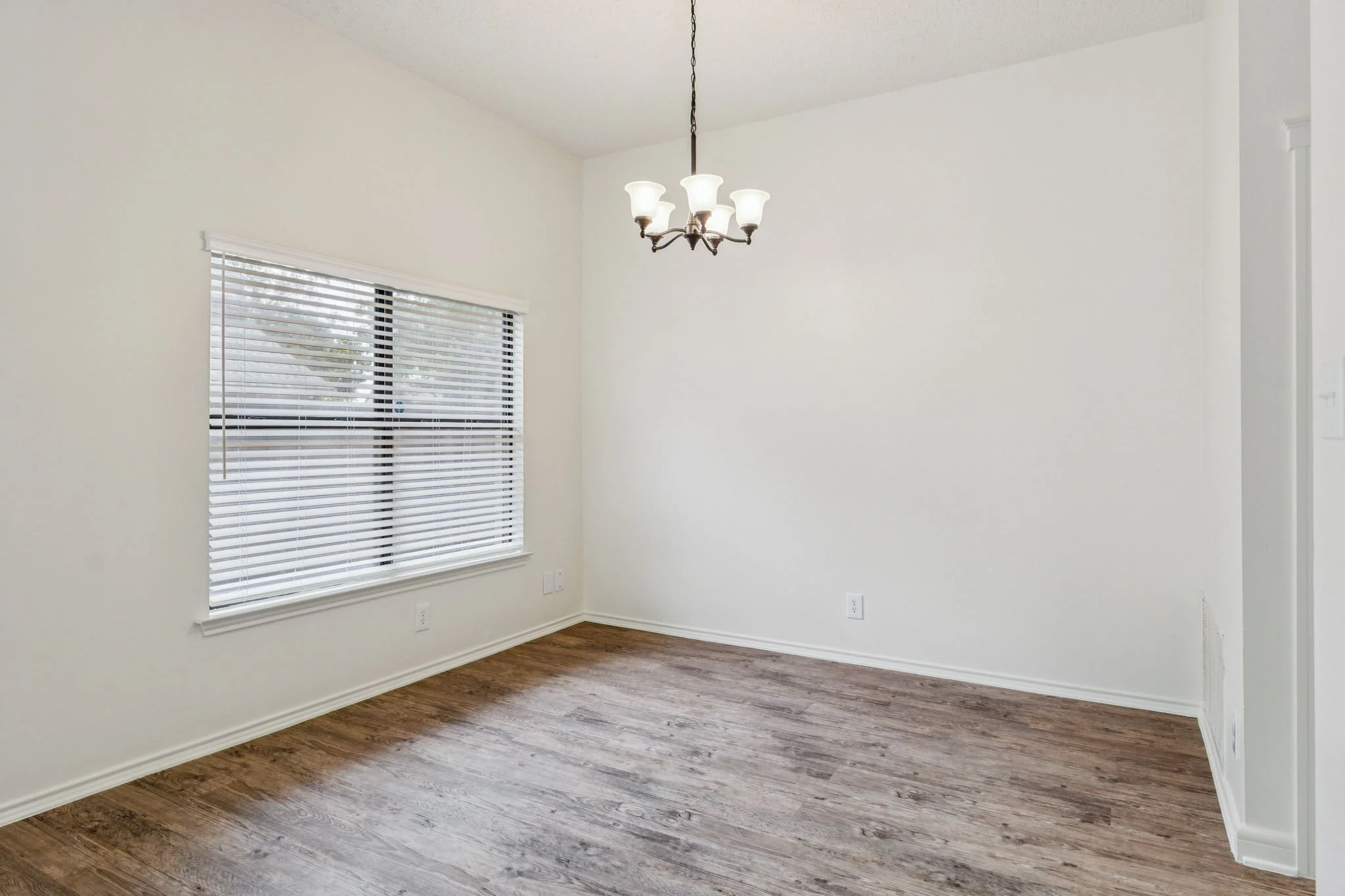 7009 Jefferson Ridge - 014.jpg