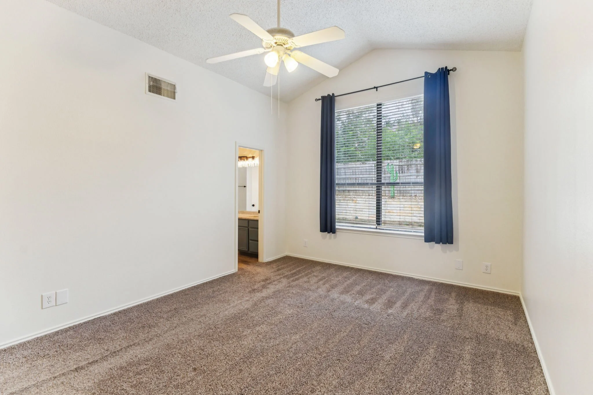 7009 Jefferson Ridge - 032.jpg