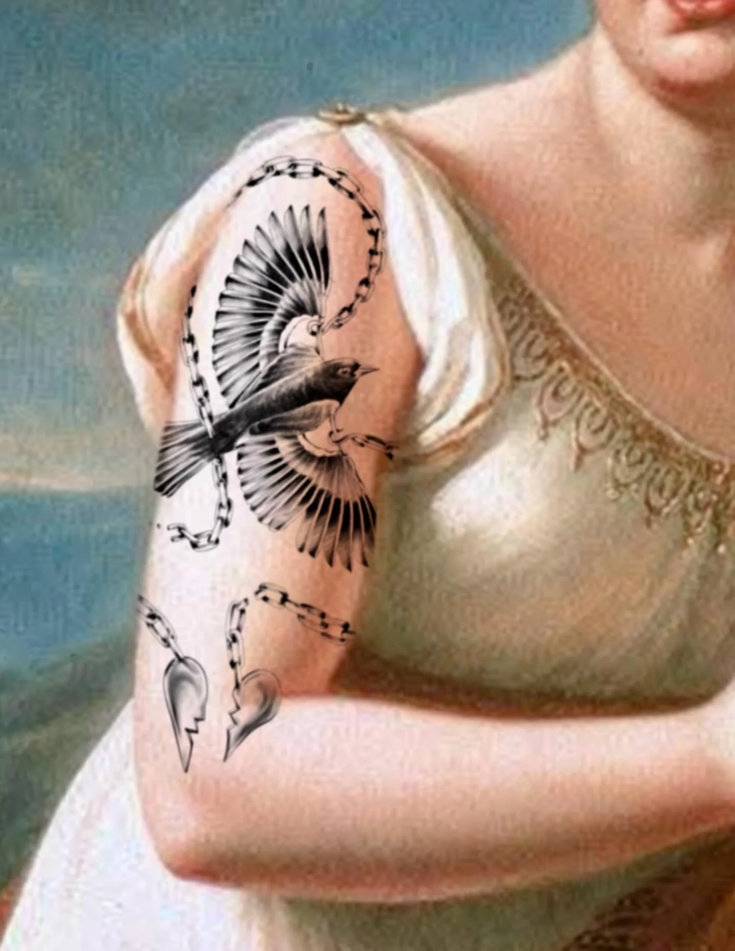 𝑨𝑽𝑨𝑰𝑳𝑨𝑩𝑳𝑬 🌹 Red hearted blackbird locket &bull; Book this flash via link in bio 

It&rsquo;s that time of year of love for these fluttering redwing blackbirds showing off their brightly colored shoulder patches to their mates. You can hear 