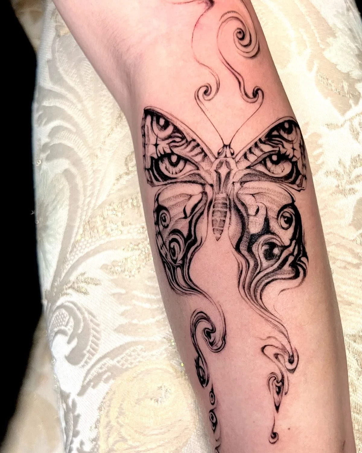 A bleeding butterfly of eyeball drips &amp; swirls for Tiffany 🖤 Inspired by the Junonia butterfly, whose distinctive eyespots confuse their prey, specifically the Grey Pansy, endemic to the rice fields and marshlands of Vietnam &mdash; whose eyespo