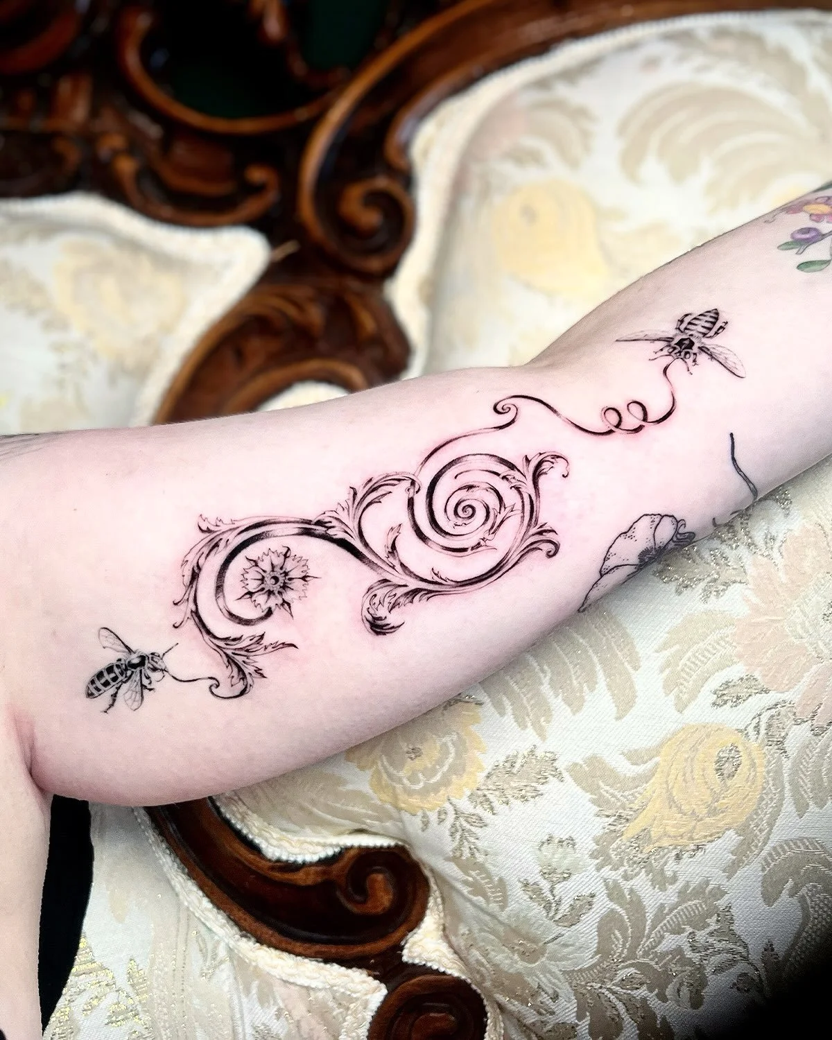 Filigree bees 🐝 🐝 ironwork swirls of hard working pollinating bees growing secret gardens beneath your arm! Thank you for such incredibly fun projects, Tricia! Always love your prompts and thank you for letting me run wild with my imagination!! 🐎 