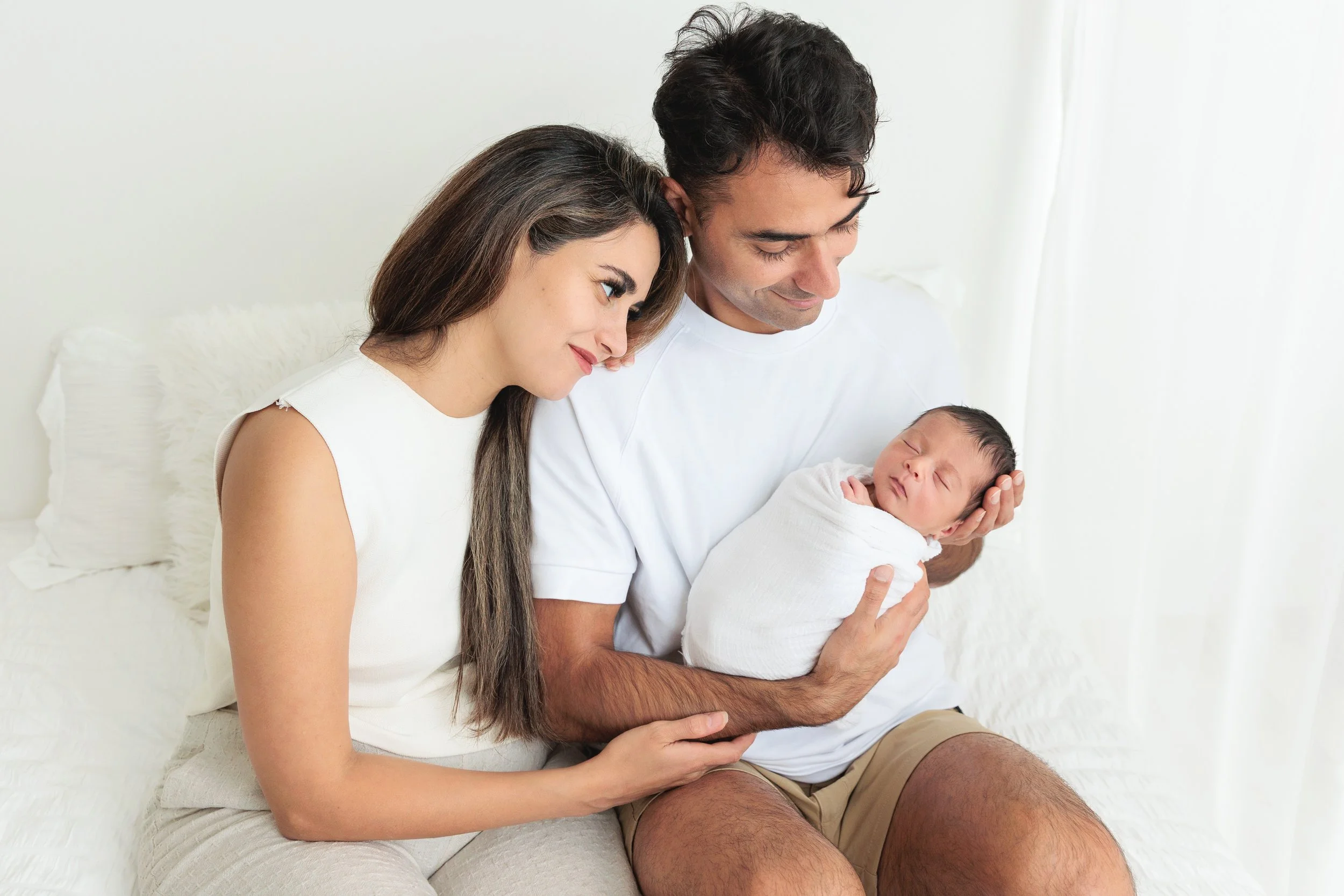 What to Wear for Newborn Photos: Why Neutrals are a Beautiful Choice