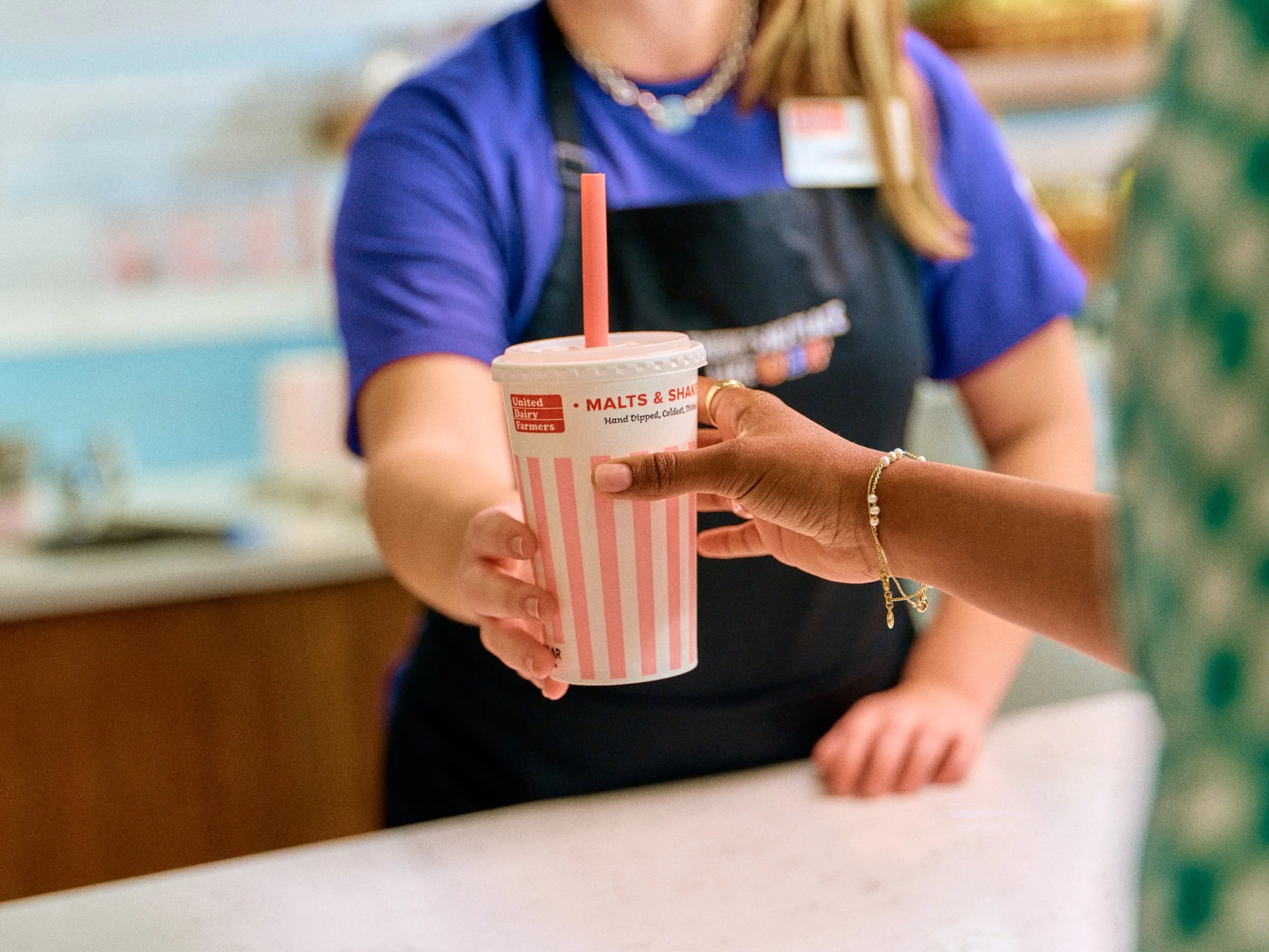 UDFBrand_06252626_DIPSIDE HANDOFF_1578_F_F-web.jpg