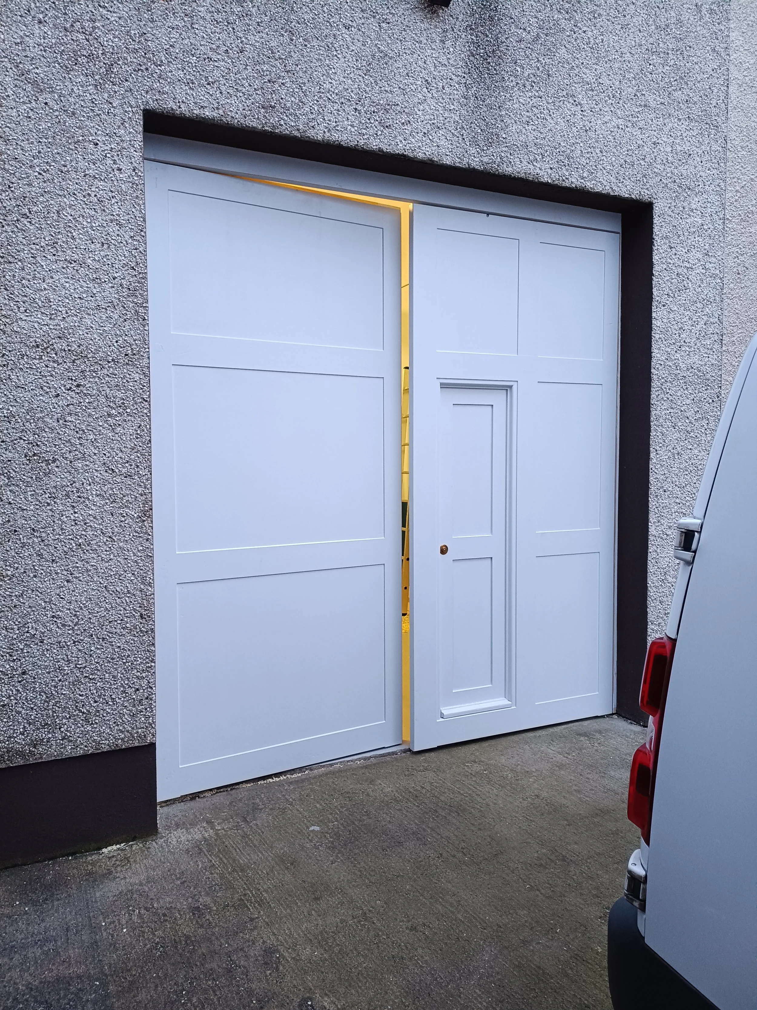 Barn carriage doors
