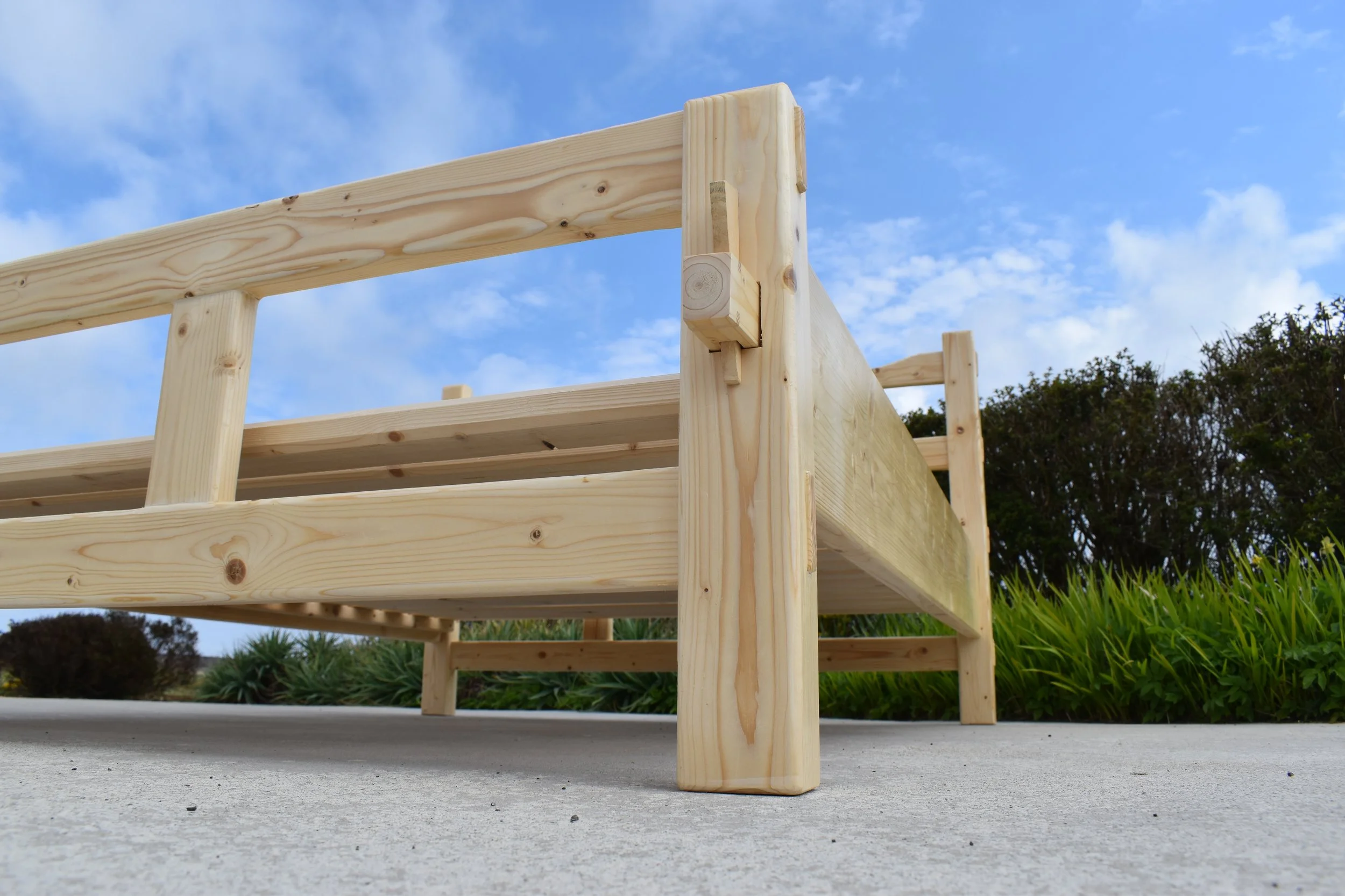 Spruce Kingsize Bed