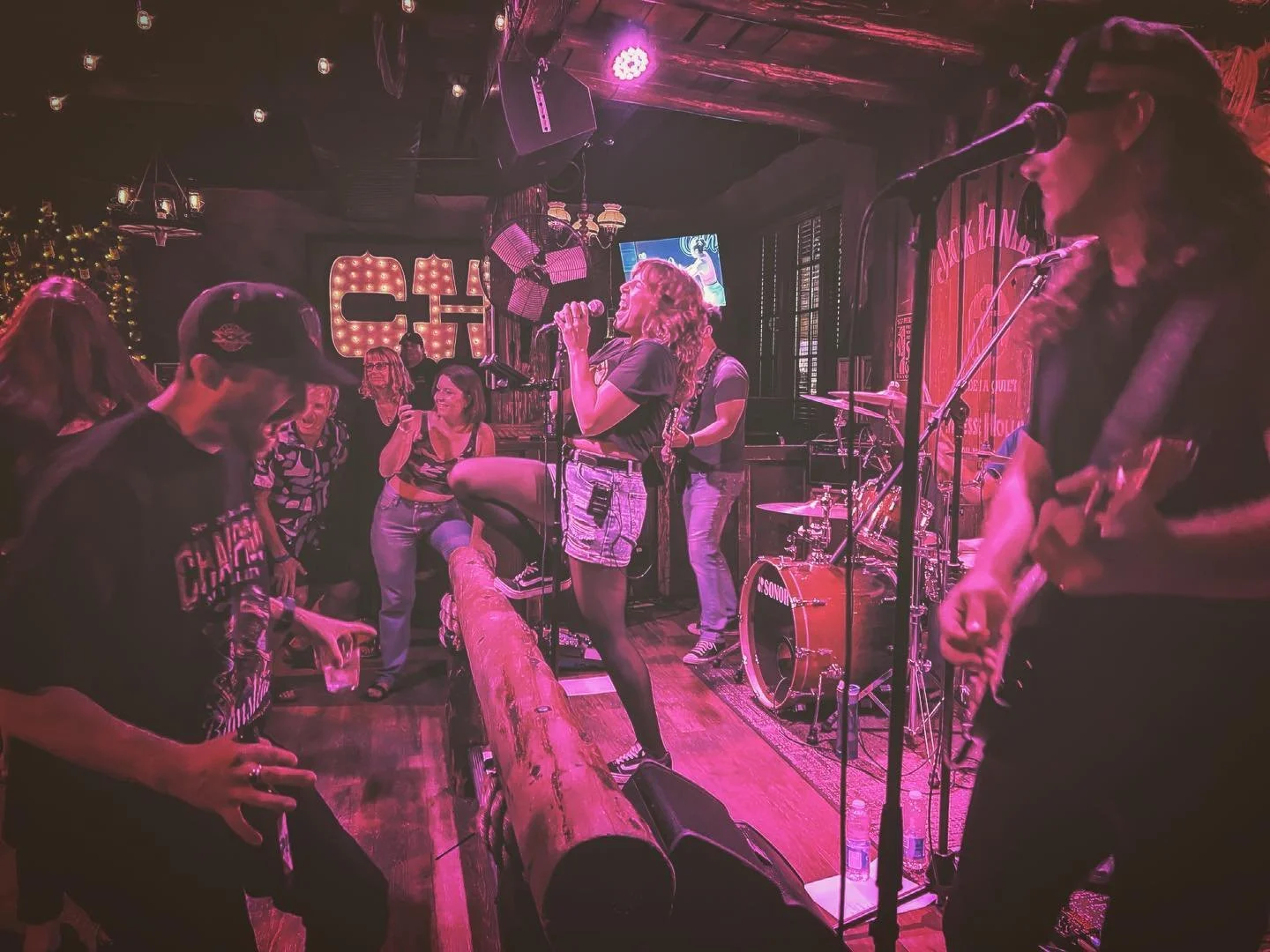 Crazy Horse - The Vanduras