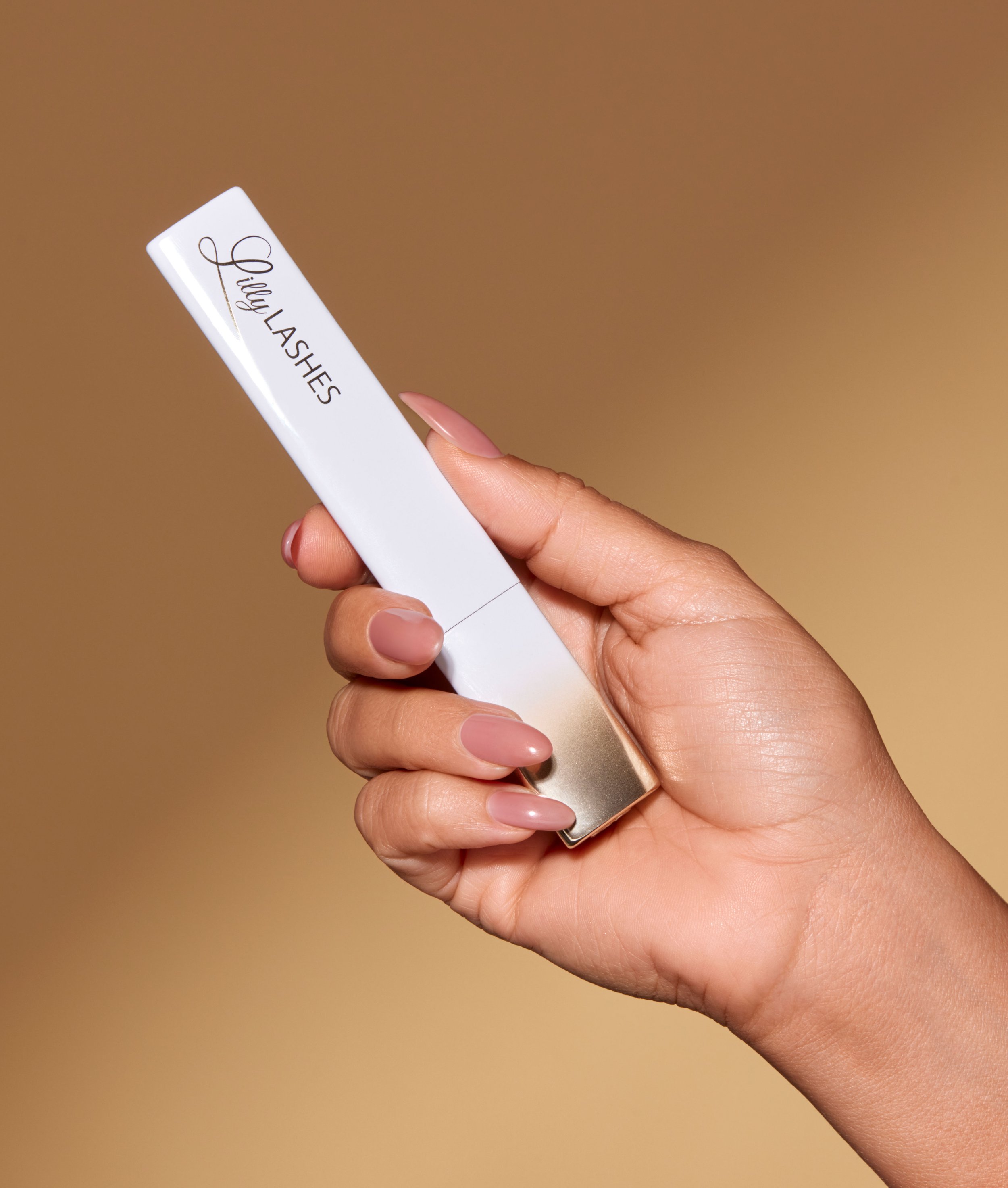 LL_Level-Up_Conditioning-Serum_Hands_3-SMALL.jpg