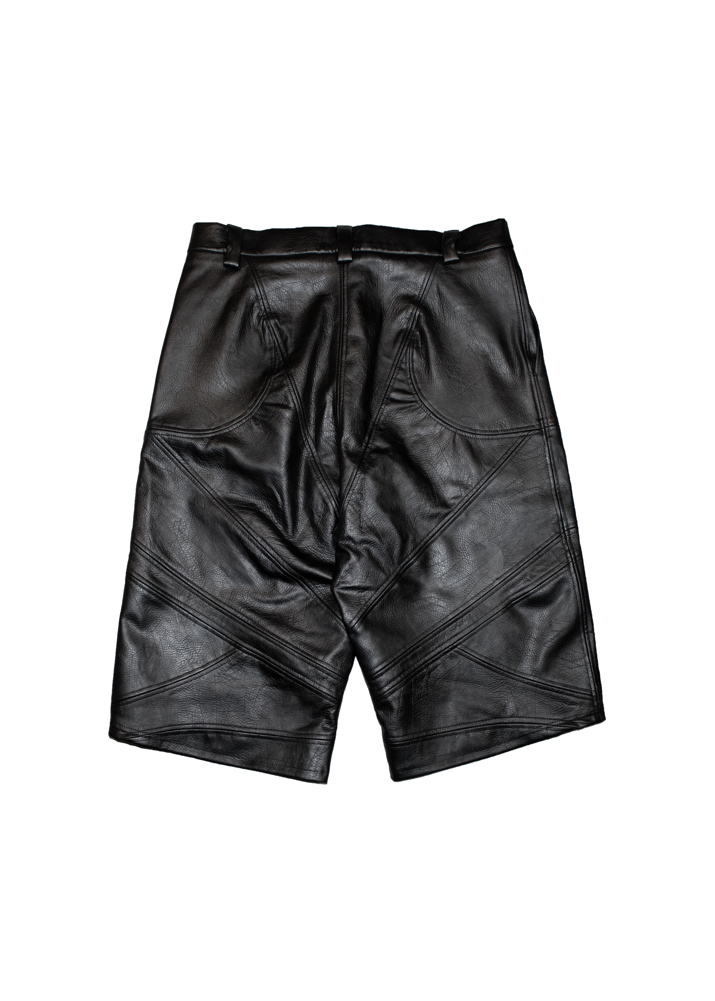SHORTS SILUETA ESP SIN FONDO.png