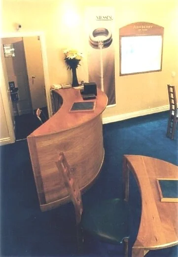 reception desk 