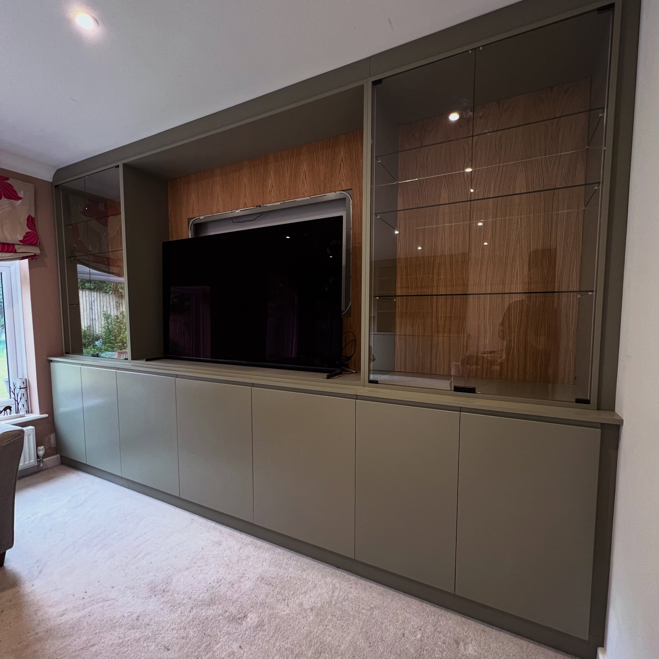 Nick &amp; Dan spend a busy two days down in beautiful Kent this week delivering and installing these two bespoke cabinets into a client&rsquo;s lovely home. Finished in F&amp;B Treron Eggshell Estate, the hard-wearing finish is complimented by oak b