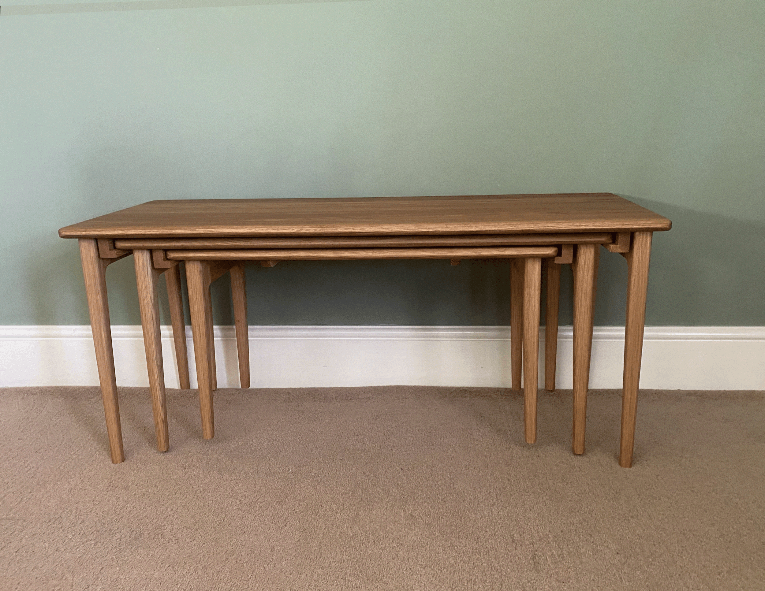 Crown-nest-of-tables.giff.gif