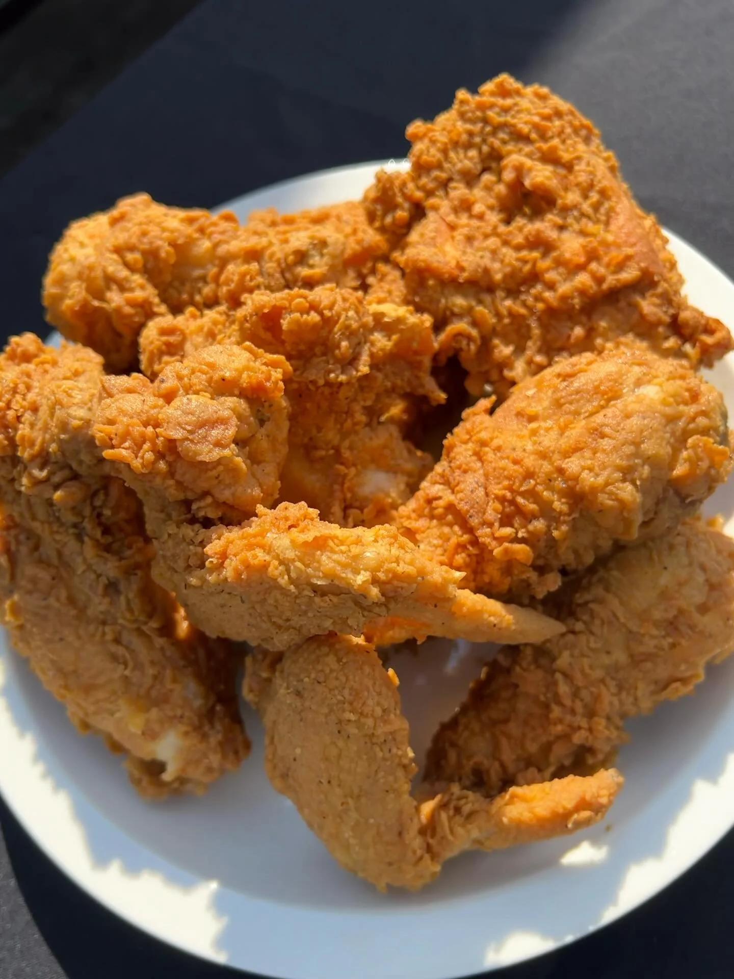 TGIF! The People&rsquo;s Choice AND Critic Choice, BEST Fried Chicken! 🐝 Order Now at TheBusyBeeCafe.com #bestfriedchicken #thebusybeecafe