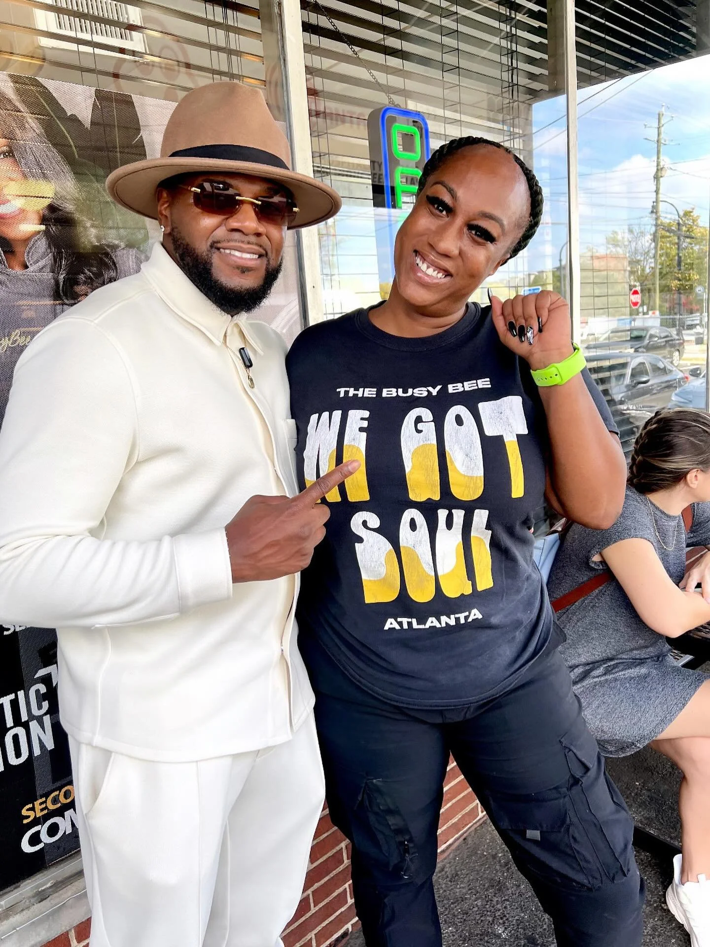 Weekends are The Best at Busy Bee! Order Now at TheBusyBeeCafe.com Special S/O to @dmashofficial For Comin By 🐝