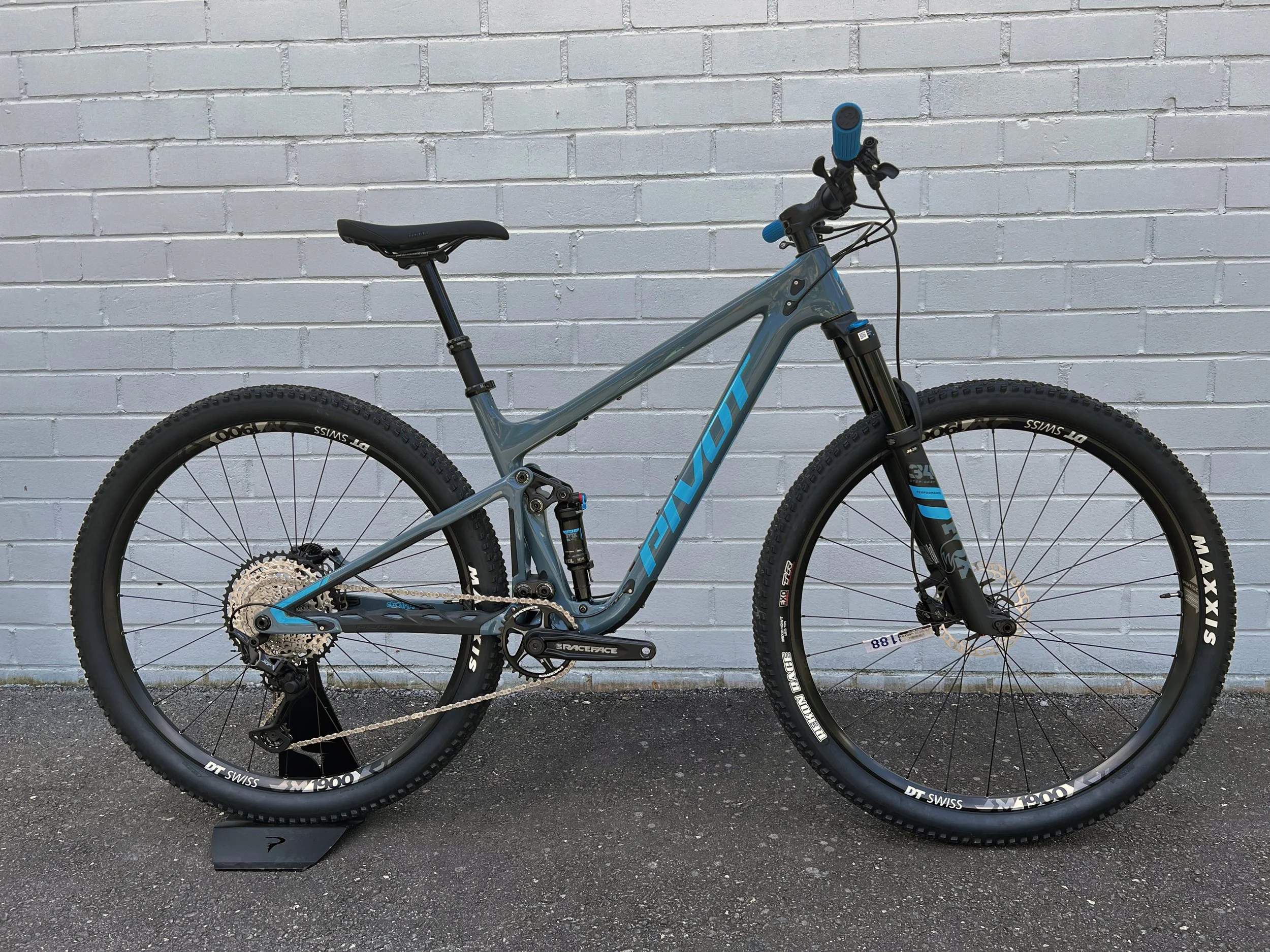 PIVOT Mach 4 SL Race Build Medium