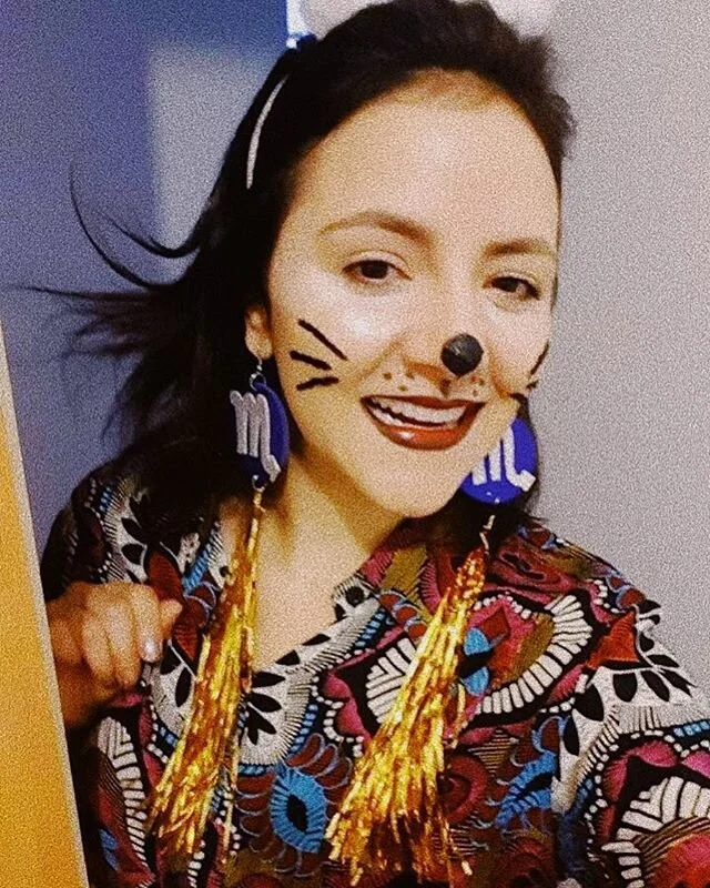 a escorpiana @pppaola3 levou seu brilho para o carnaval e ficou linda! obrigada pela confian&ccedil;a, paola ✨💙 E voc&ecirc;? Levou seu rua pra avenida? N&atilde;o esquece de usar a hashtag #userua ✨ #userua