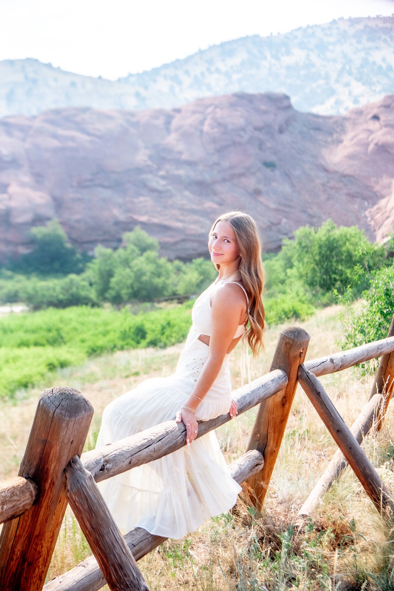 red-rocks-senior-portraits-colorado-008.jpg