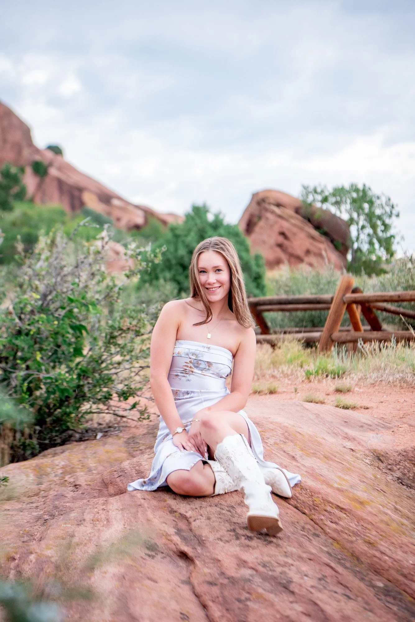 red-rocks-senior-portraits-colorado-005.jpg