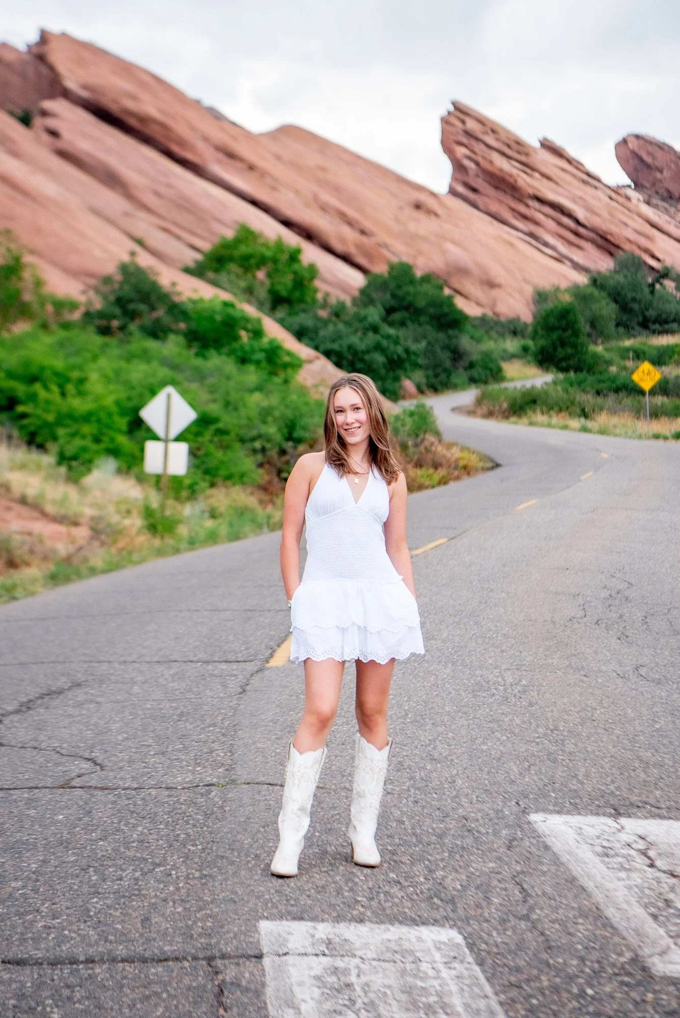 red-rocks-senior-portraits-colorado-003.jpg