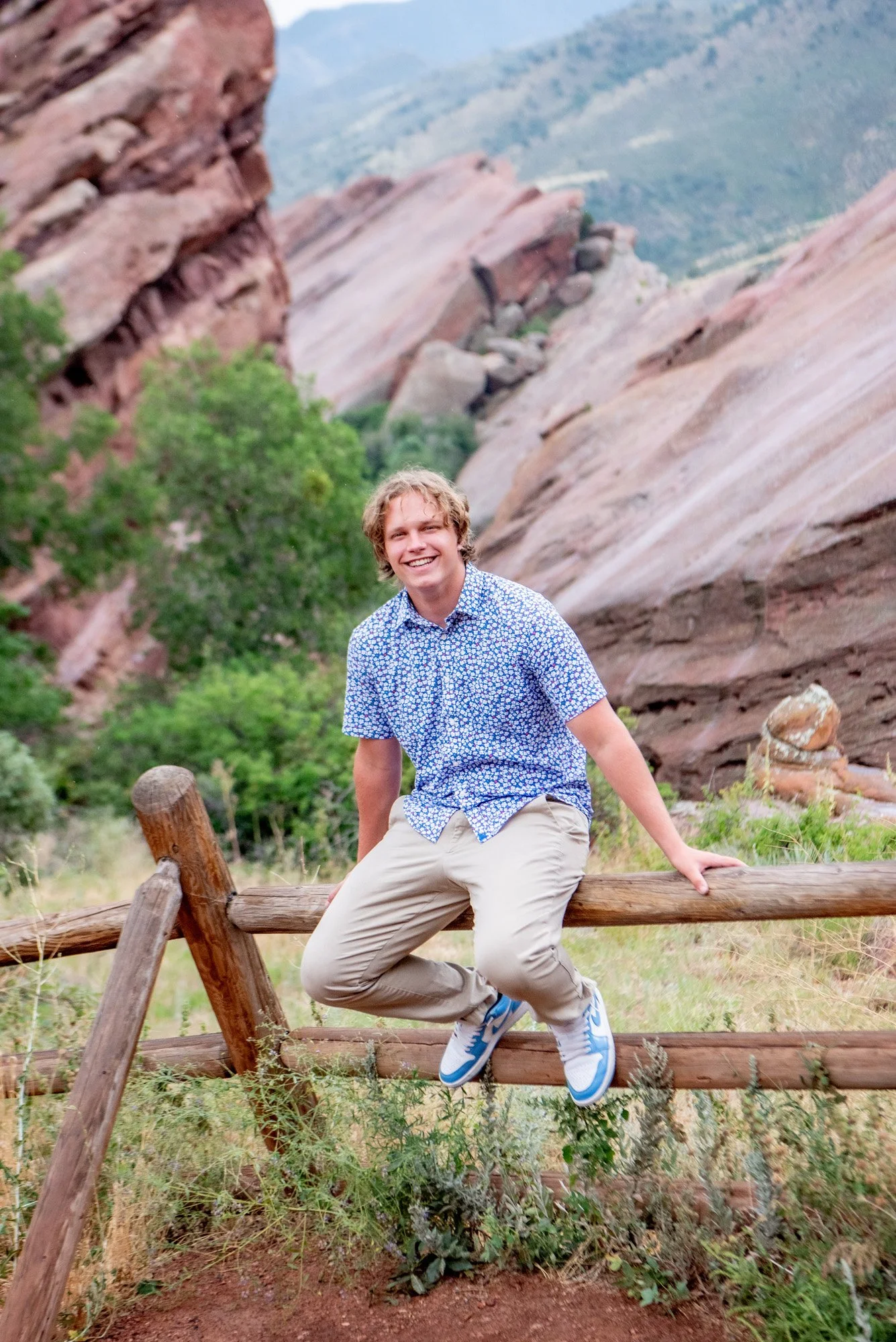 red-rocks-senior-portraits-colorado-011.jpg