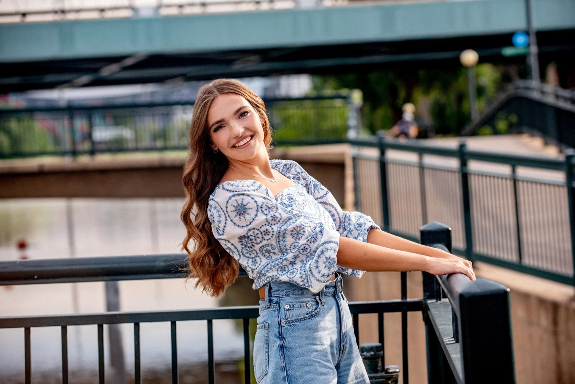 lodo-downtown-denver-senior-portraits-023.jpg