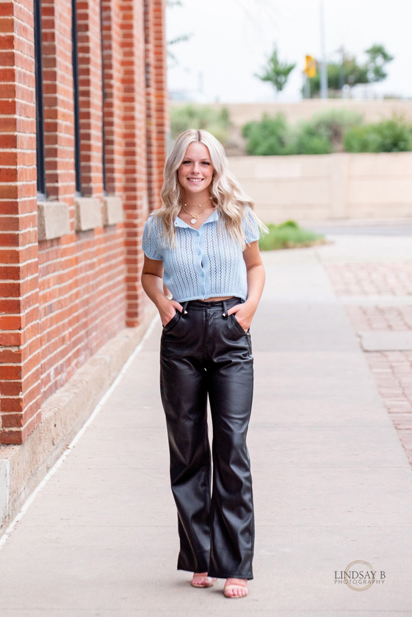 lodo-downtown-denver-senior-portraits-009.jpg