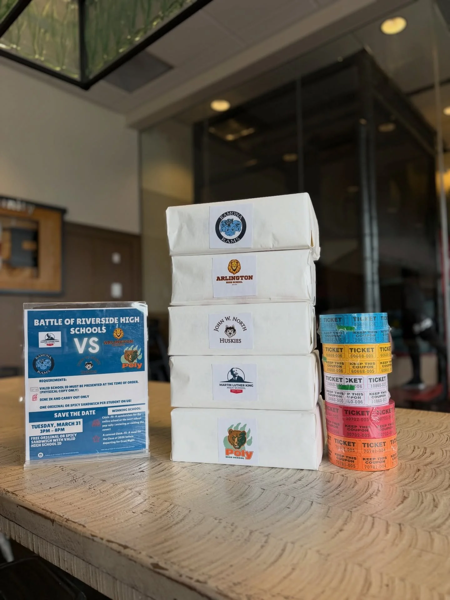 🏆 Battle of Riverside High Schools 🏆🐮

Who&rsquo;s taking the win?! 👀
Ramona 🔵 vs Arlington 🟡 vs North ⚪️ vs Martin Luther King 🔴 vs Poly 🟠

Comment your school&rsquo;s color below! 🎨👇
#cfacentralriverside #riverside