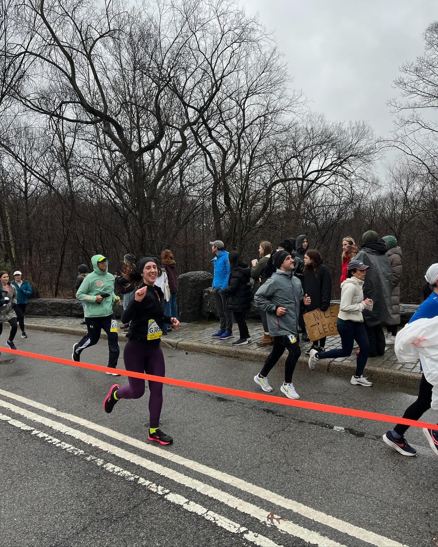 First half marathon of the year in the books! 📕 
#fredlebowhalf #centralpark #runnersofnyc