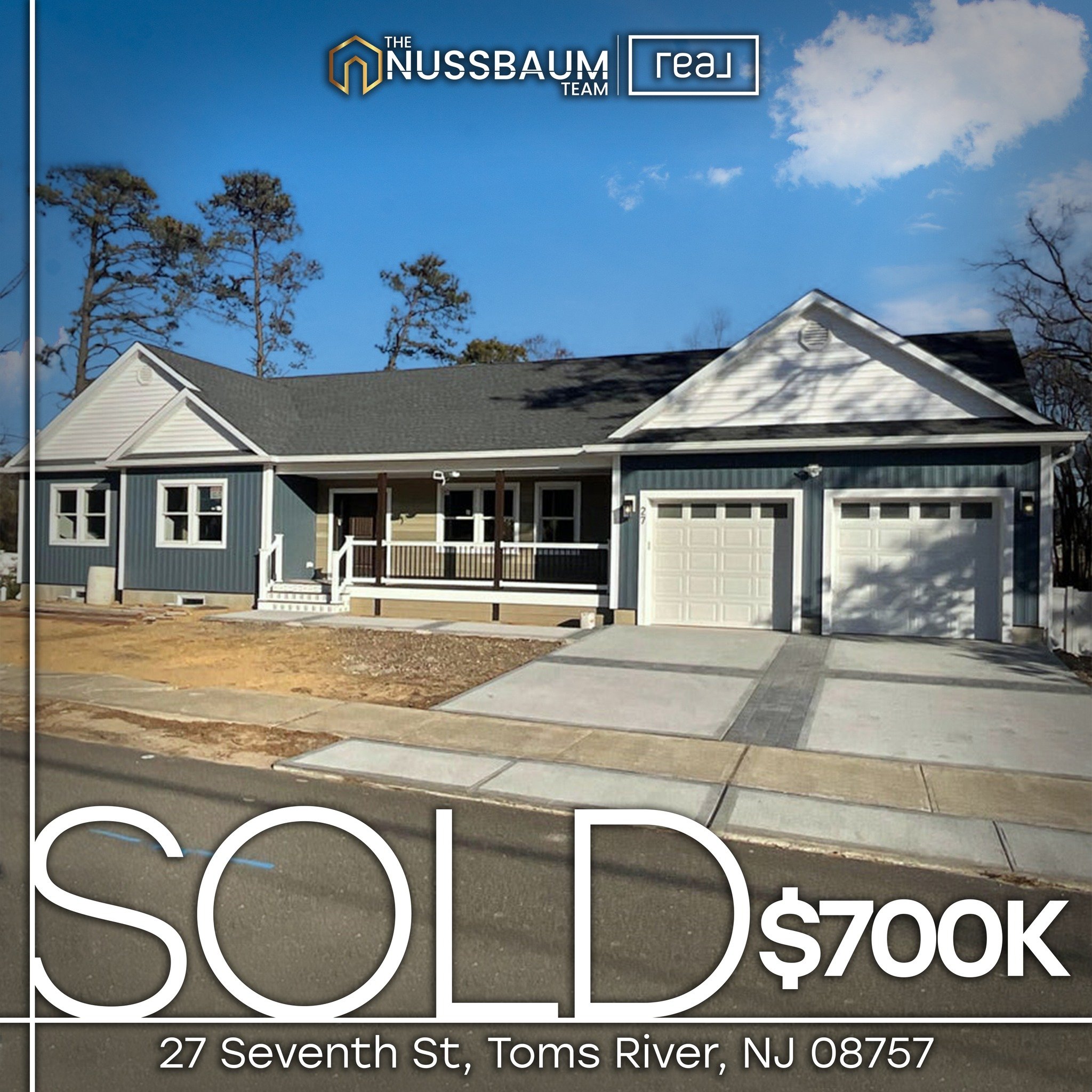 💥JUST SOLD!💥
📍27 Seventh St, Toms River, NJ 08757
3 Bed | 2.5 Bath | 2,646Ft.&sup2;

This new home in Toms River, with an open concept is officially Sold. With so much to offer, including a basement, beautiful kitchen, large deck area, and a prime