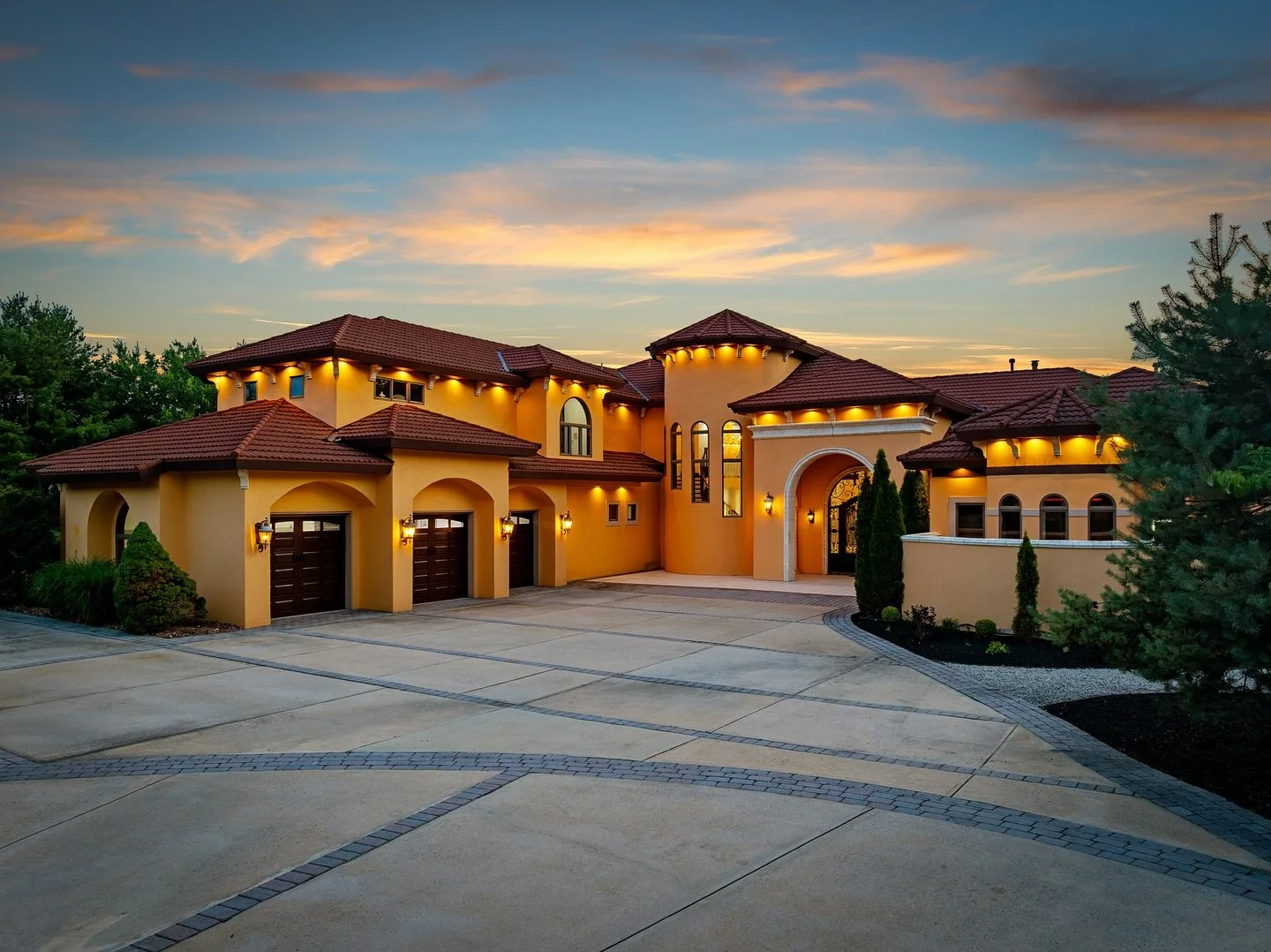 💎 𝗡𝗼𝗿𝘁𝗵 𝗗𝗼𝘃𝗲𝗿 𝗟𝘂𝘅𝘂𝗿𝘆 𝗙𝗼𝗿 𝗥𝗲𝗻𝘁 &mdash; $7,500/mo
 𝟲,𝟲𝟬𝟬+ 𝗦𝗙 | 𝟱 𝗕𝗲𝗱 | 𝟳 𝗕𝗮𝘁𝗵 | 𝟮+ 𝗔𝗰𝗿𝗲𝘀

𝘛𝘩𝘪𝘴 𝘪𝘴𝘯&rsquo;𝘵 𝘫𝘶𝘴𝘵 𝘢 𝘩𝘰𝘮𝘦. 𝘐𝘵&rsquo;𝘴 𝘢 𝘭𝘪𝘧𝘦𝘴𝘵𝘺𝘭𝘦.
  ▪️Marble floors &bull; Hand-pai