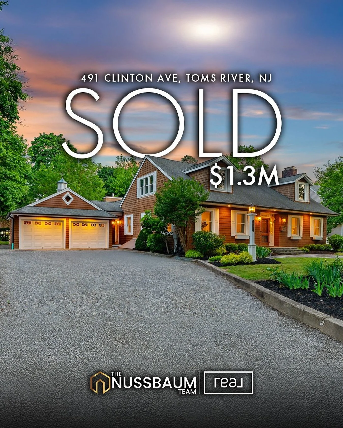 ✨ 𝙀𝙛𝙛𝙤𝙧𝙩𝙡𝙚𝙨𝙨𝙡𝙮 𝙩𝙞𝙢𝙚𝙡𝙚𝙨𝙨. 𝙐𝙣𝙙𝙚𝙣𝙞𝙖𝙗𝙡𝙮 𝙡𝙪𝙭𝙪𝙧𝙮. 
This 𝟰 𝗯𝗲𝗱, 𝟱 𝗯𝗮𝘁𝗵, 𝟰,𝟰𝟭𝟬 𝘀𝗾𝗳𝘁 expansive Cape Cod-style home in the Village of Toms River delivered marble, warmth, and modern craftsmanship &mdash; all