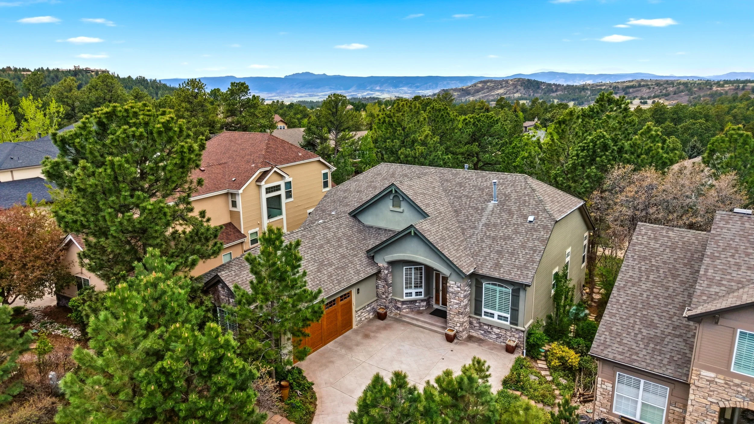 7111 Forest Ridge Circle