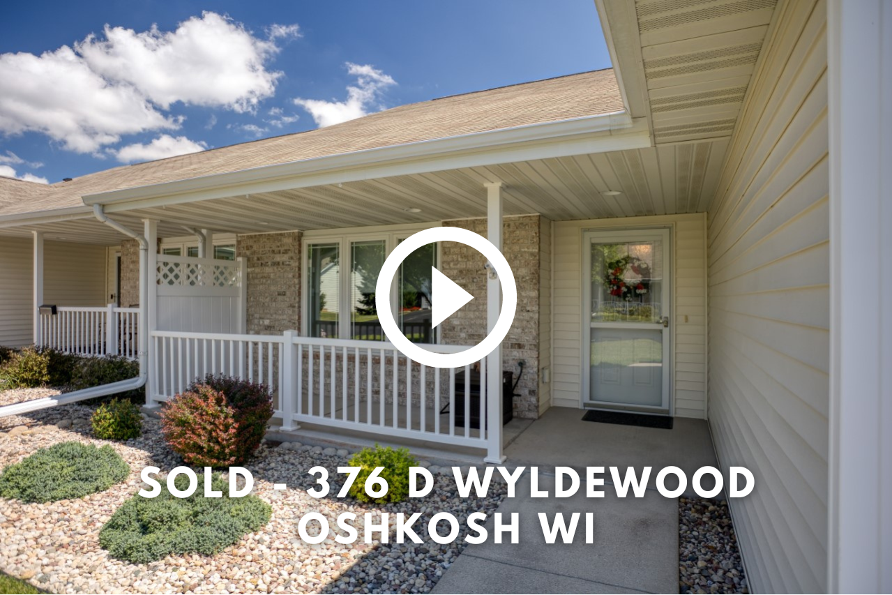 376 Wyldewood Drive Unit D Oshkosh WI