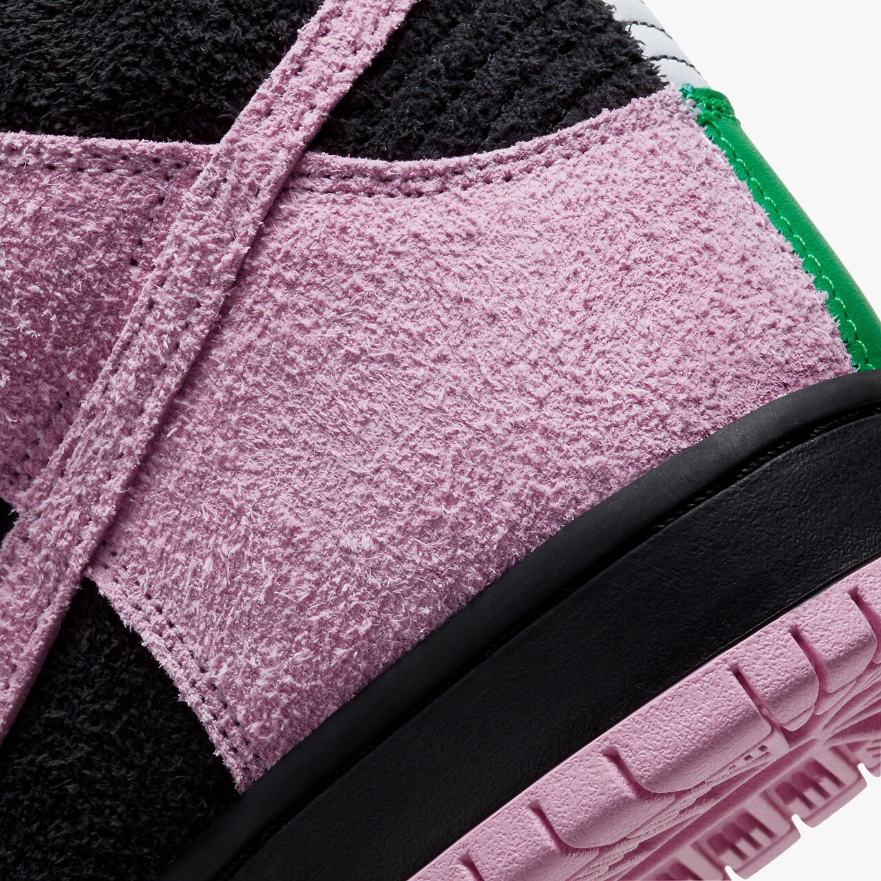 https---hypebeast.com-image-2020-09-nike-sb-dunk-high-invert-celtics-cu7349-001-release-info-7.jpg