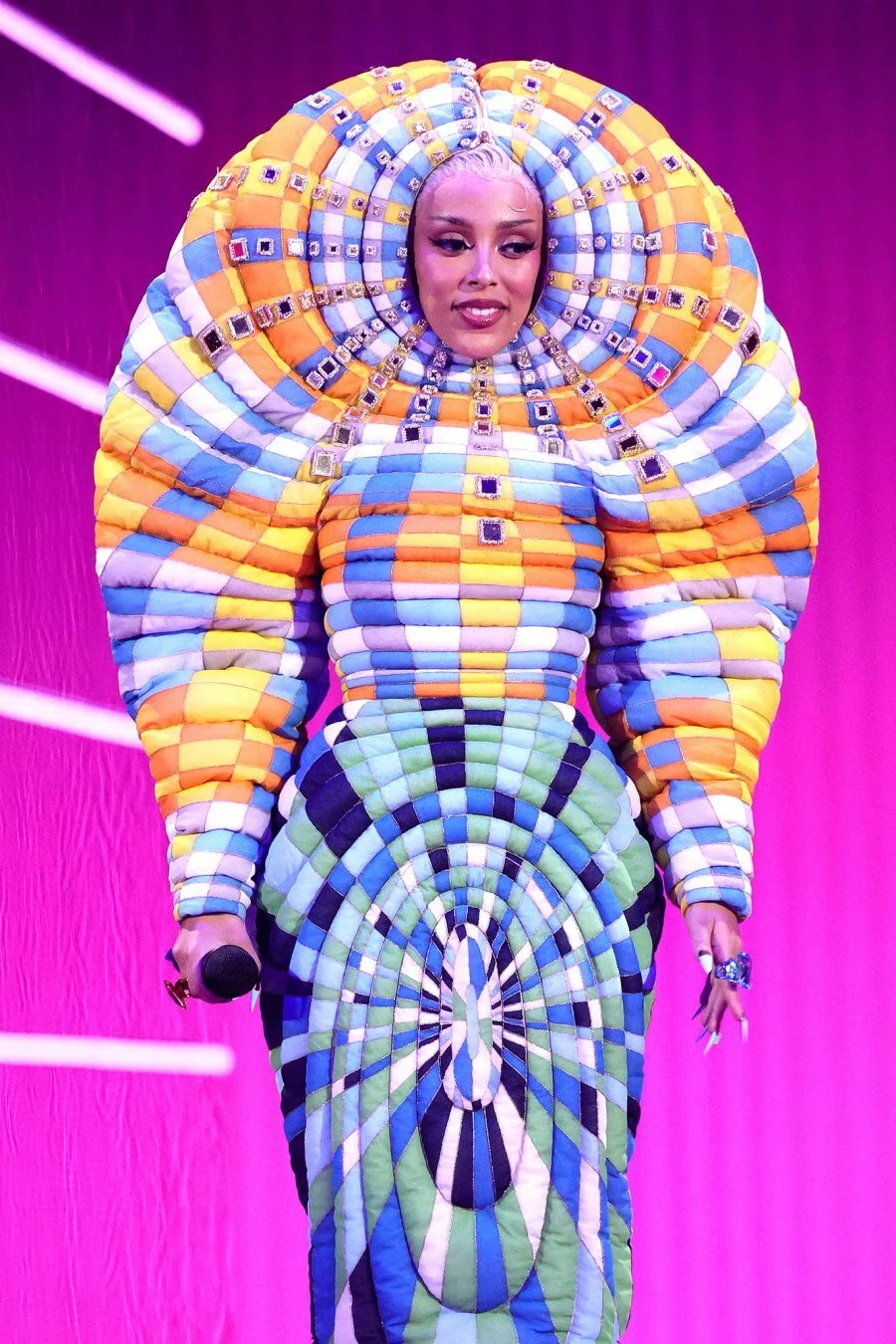 Doja-Cat-Wildest-and-Most-Out-of-the-Box-Outfits-from-the-MTV-2021-VMAs-Feature.jpeg
