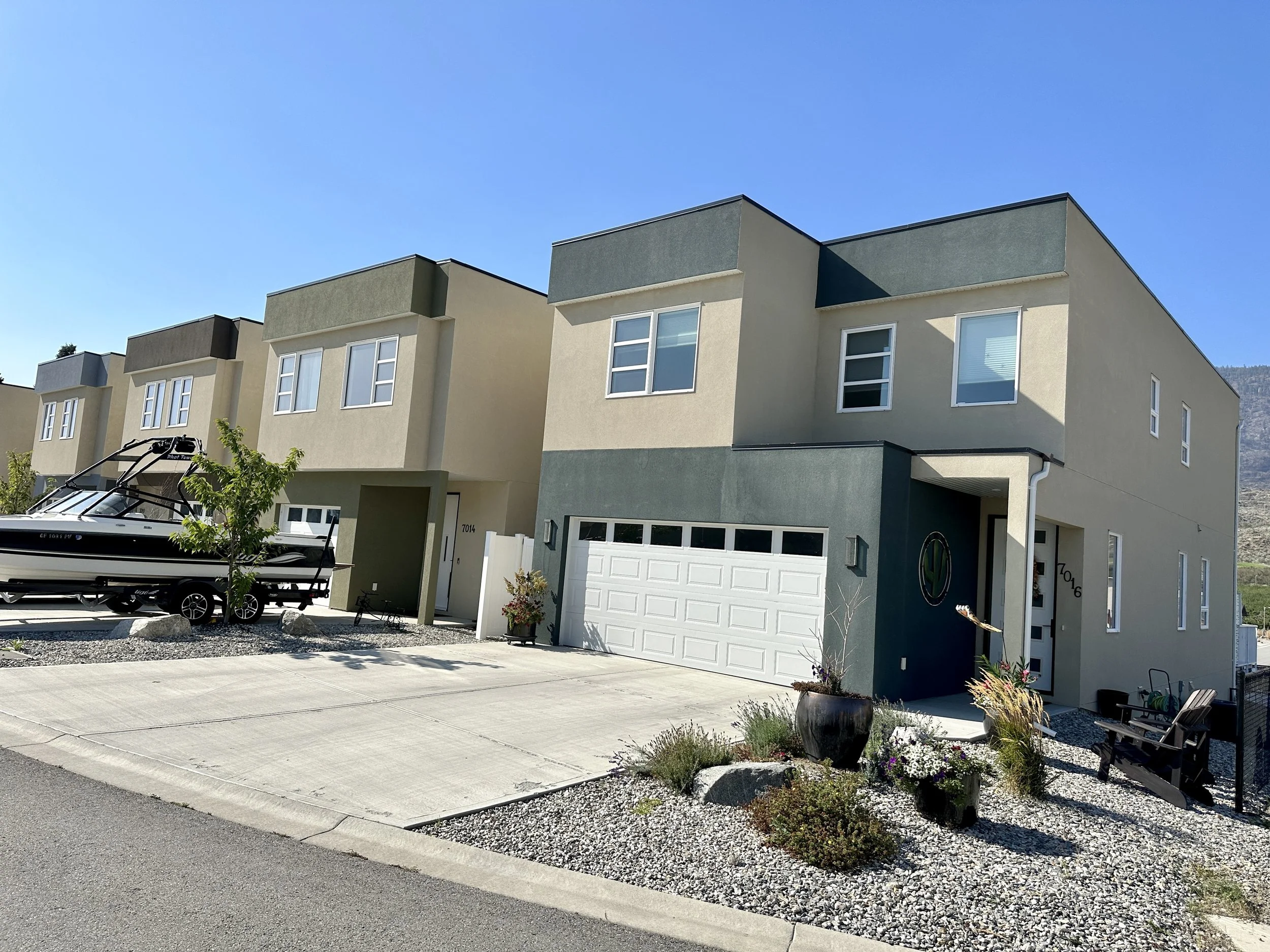 Alina Lovin, Personal Real Estate Corporation