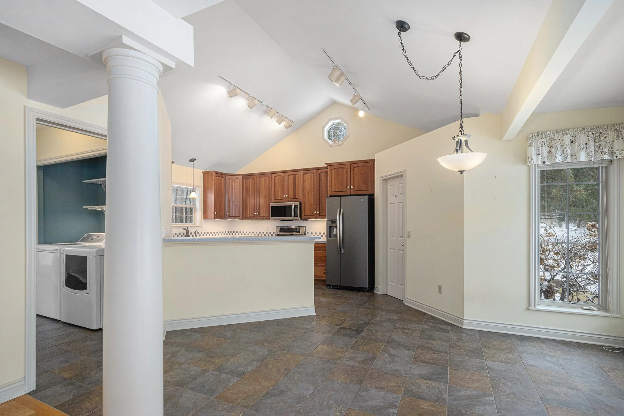 010-8220-glenwynd-dr-kalamazoo-mi-49009.jpg