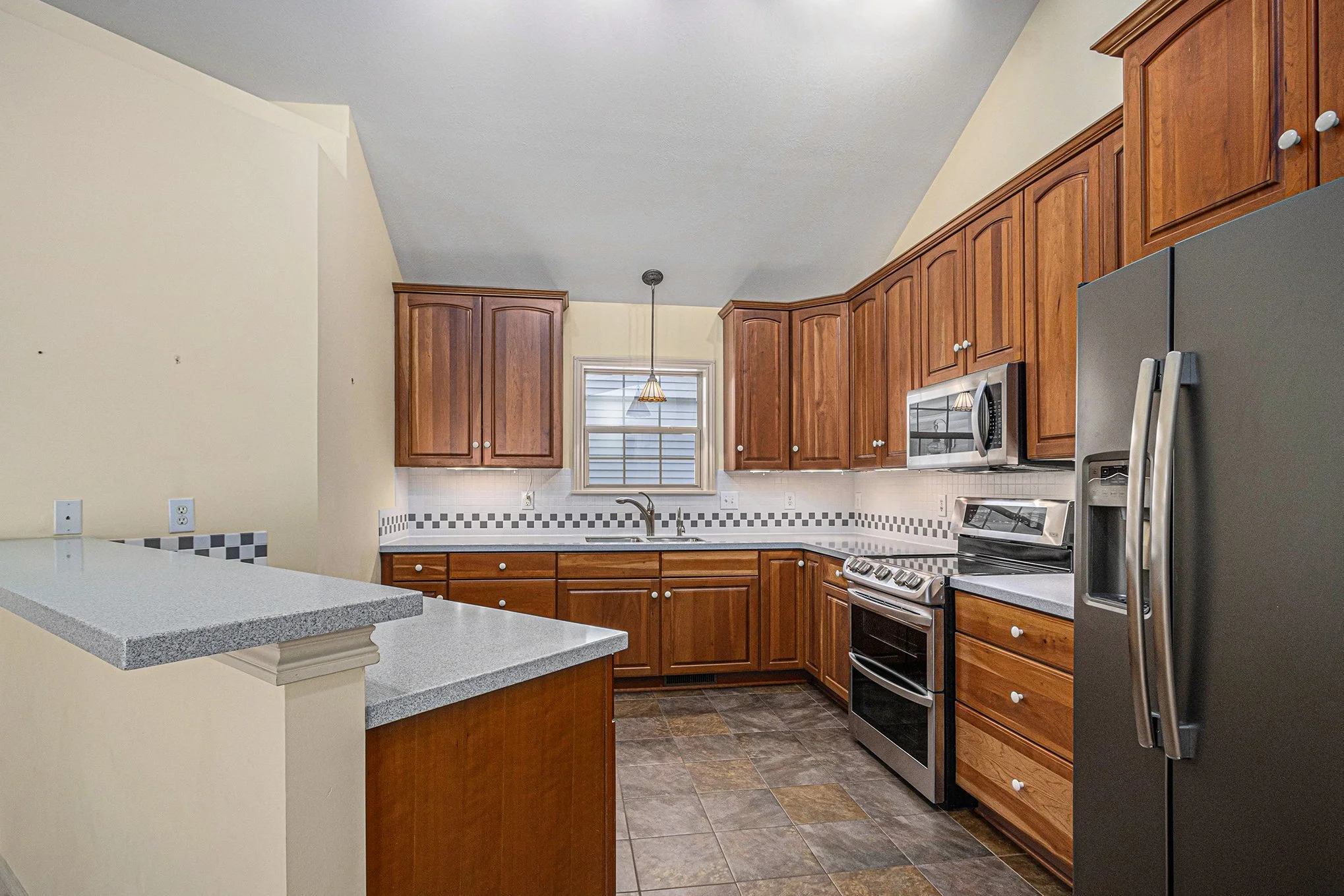011-8220-glenwynd-dr-kalamazoo-mi-49009.jpg