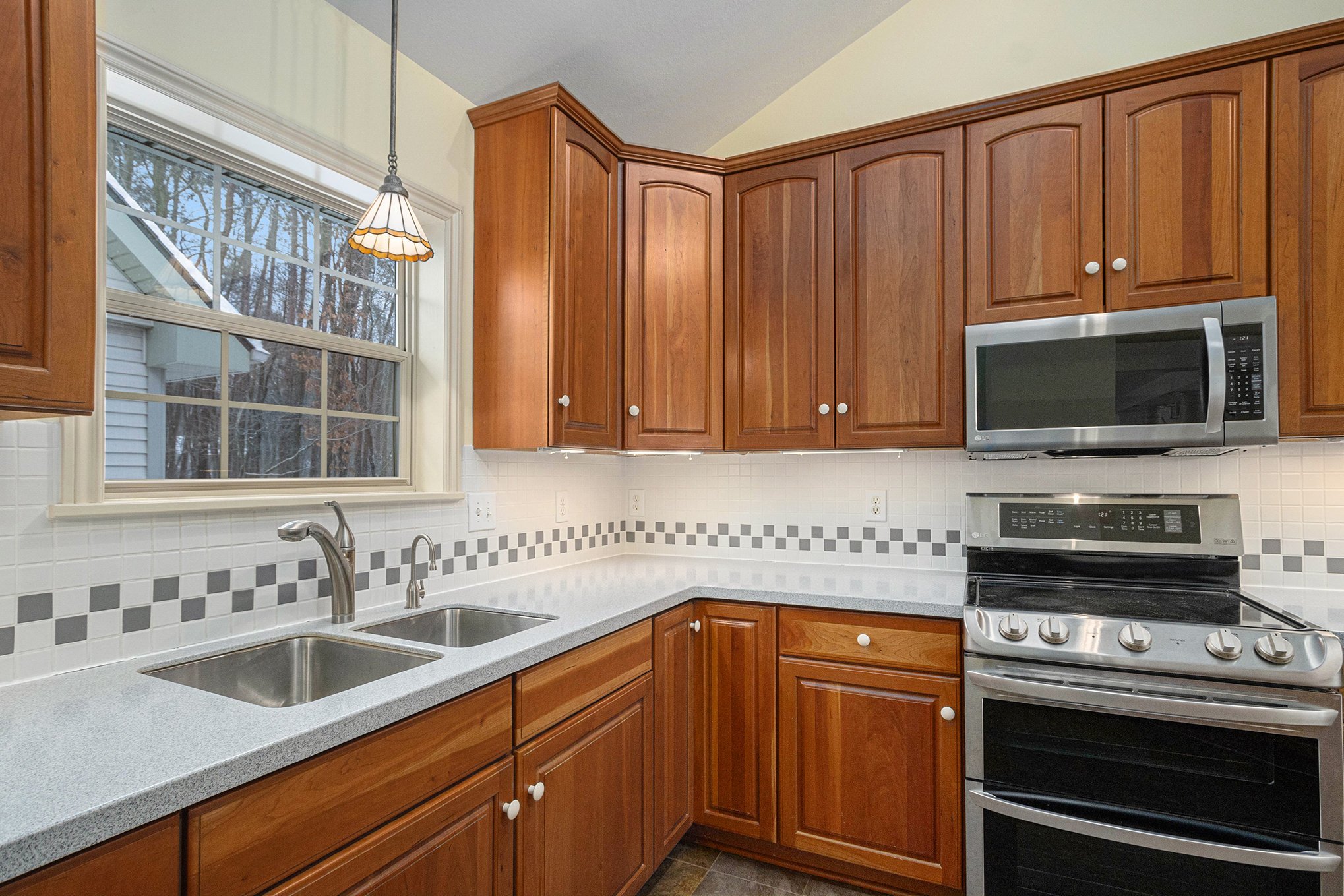 012-8220-glenwynd-dr-kalamazoo-mi-49009.jpg
