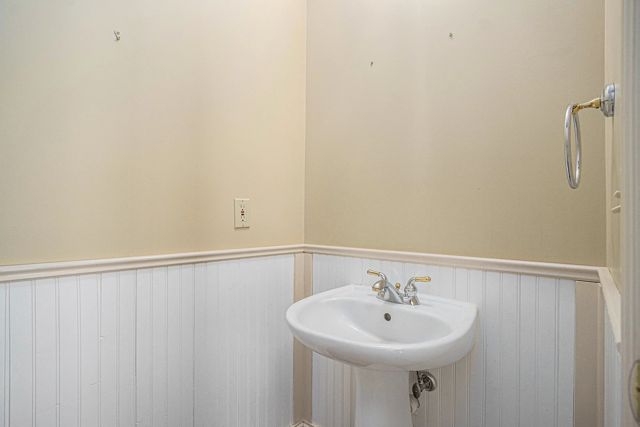 022-8220-glenwynd-dr-kalamazoo-mi-49009.jpg