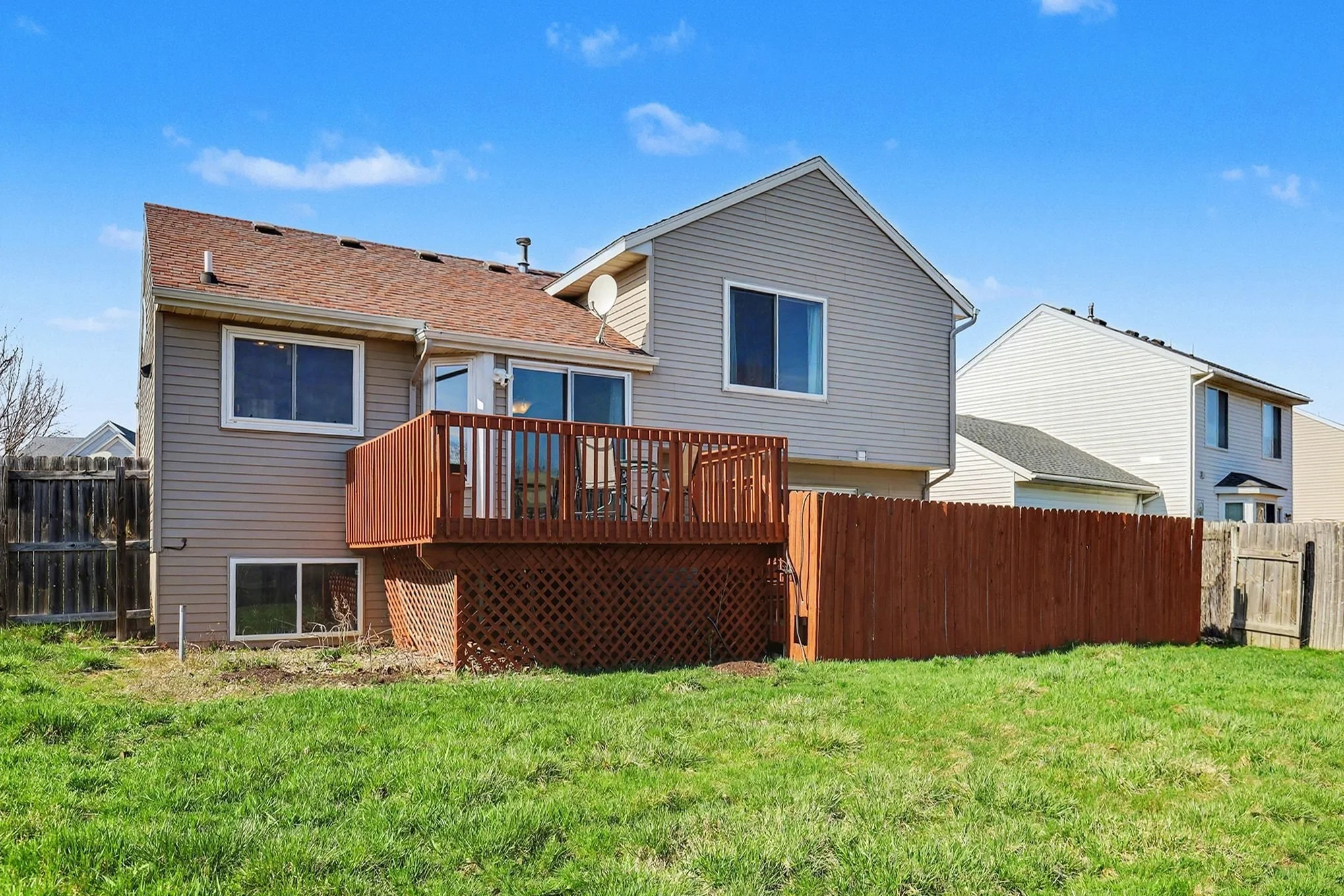 30-4606-country-hill-dr-se-kentwood-mi-49512.jpg