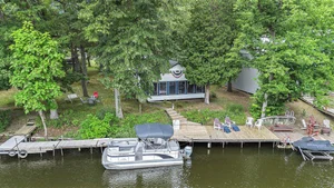 Your River Day Begins at the Dock at 14931 Bachelor Island