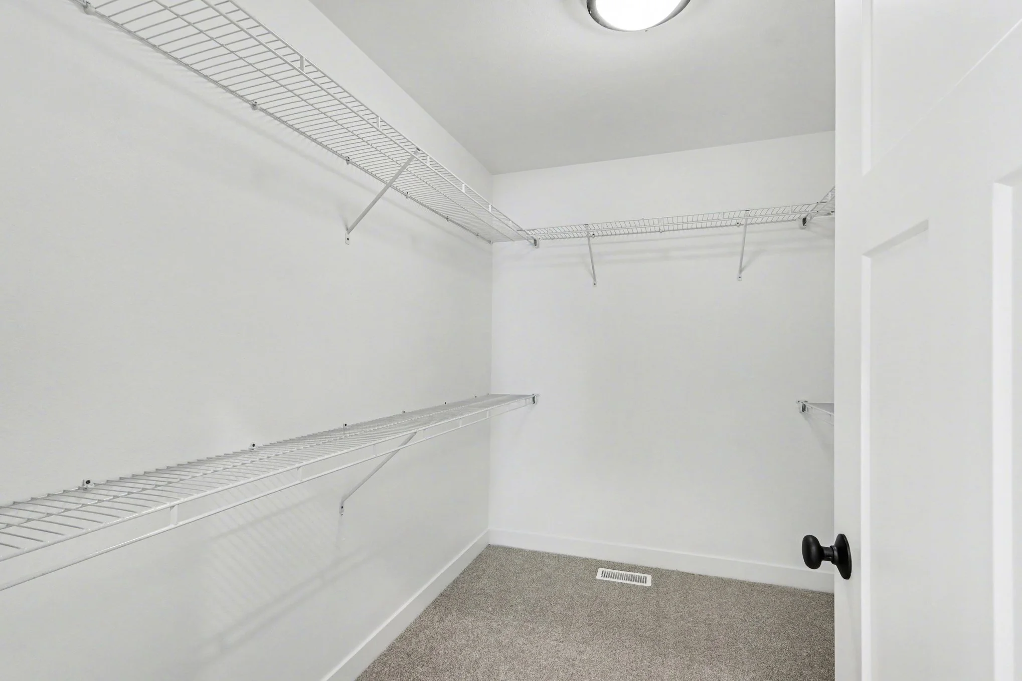 Empty master closet in 8683 Camomile in Augusta, that is new contruction and for sale.