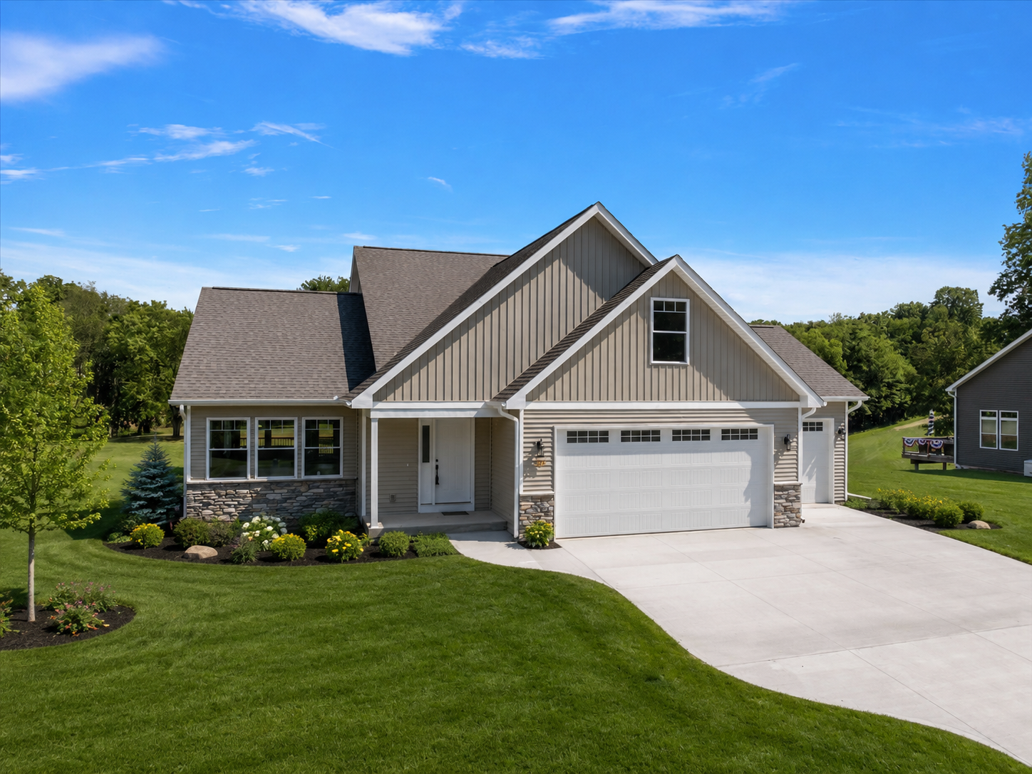 Image of house exterior at 237 Markus Glen in Lake Doster
