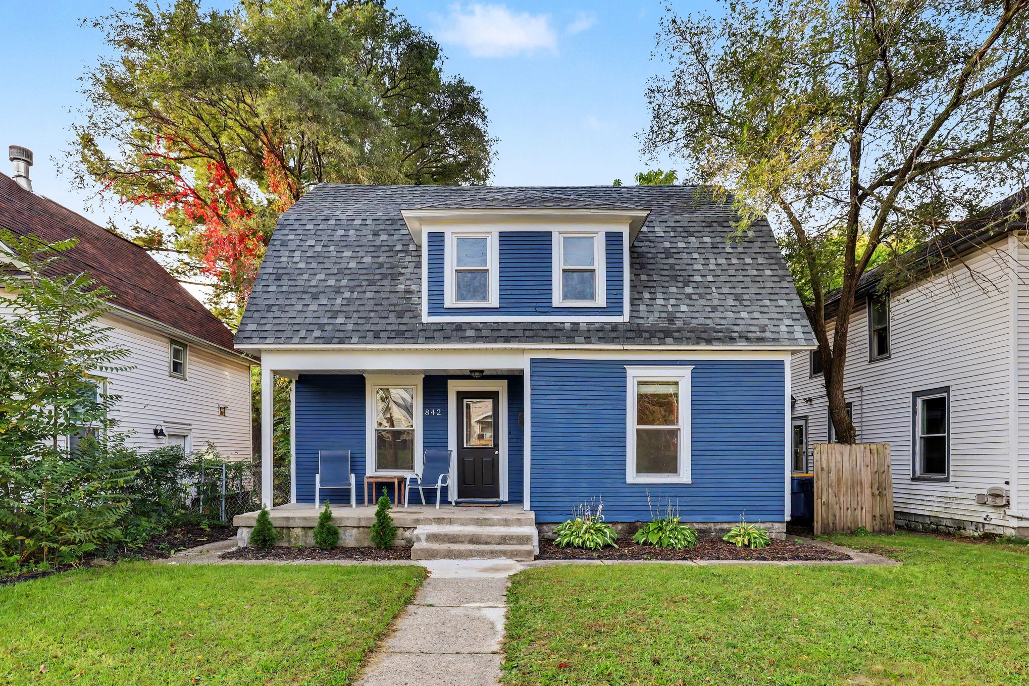 Exterior shot of 842 Hall Street. a 5 bedroom house for sale