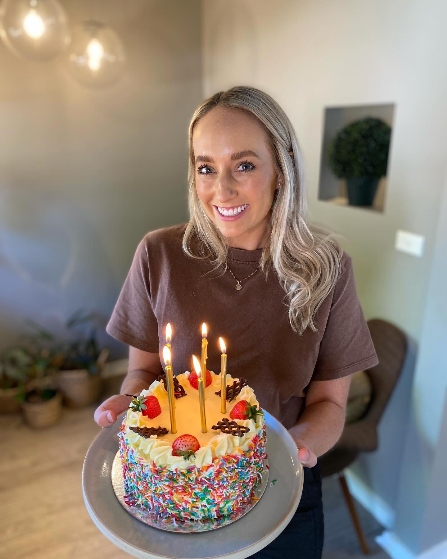A big Happy Birthday to Taryn for last Saturday 15th March! We got to celebrate in clinic with her today 🎂 🎈🎉

We hope you had a wonderful day and we are so fortunate to have you part of our HNT fam 💙 You&rsquo;ve settled in so well and your pati