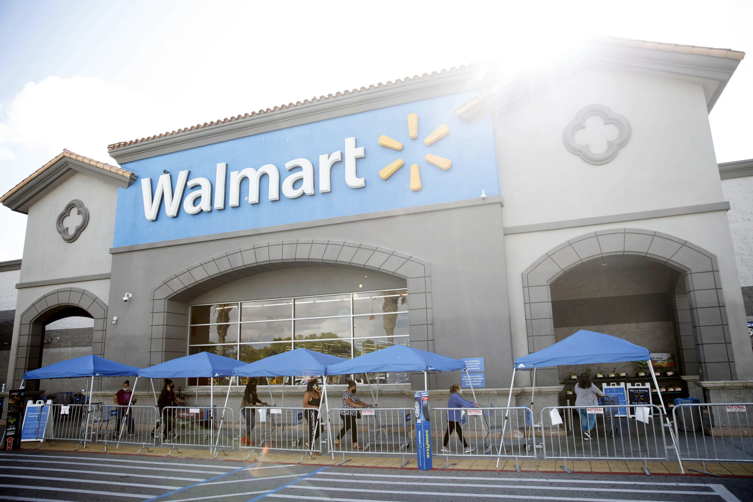Debt Shakeout to Make Biggest Tech Firms, Retailers Even Bigger