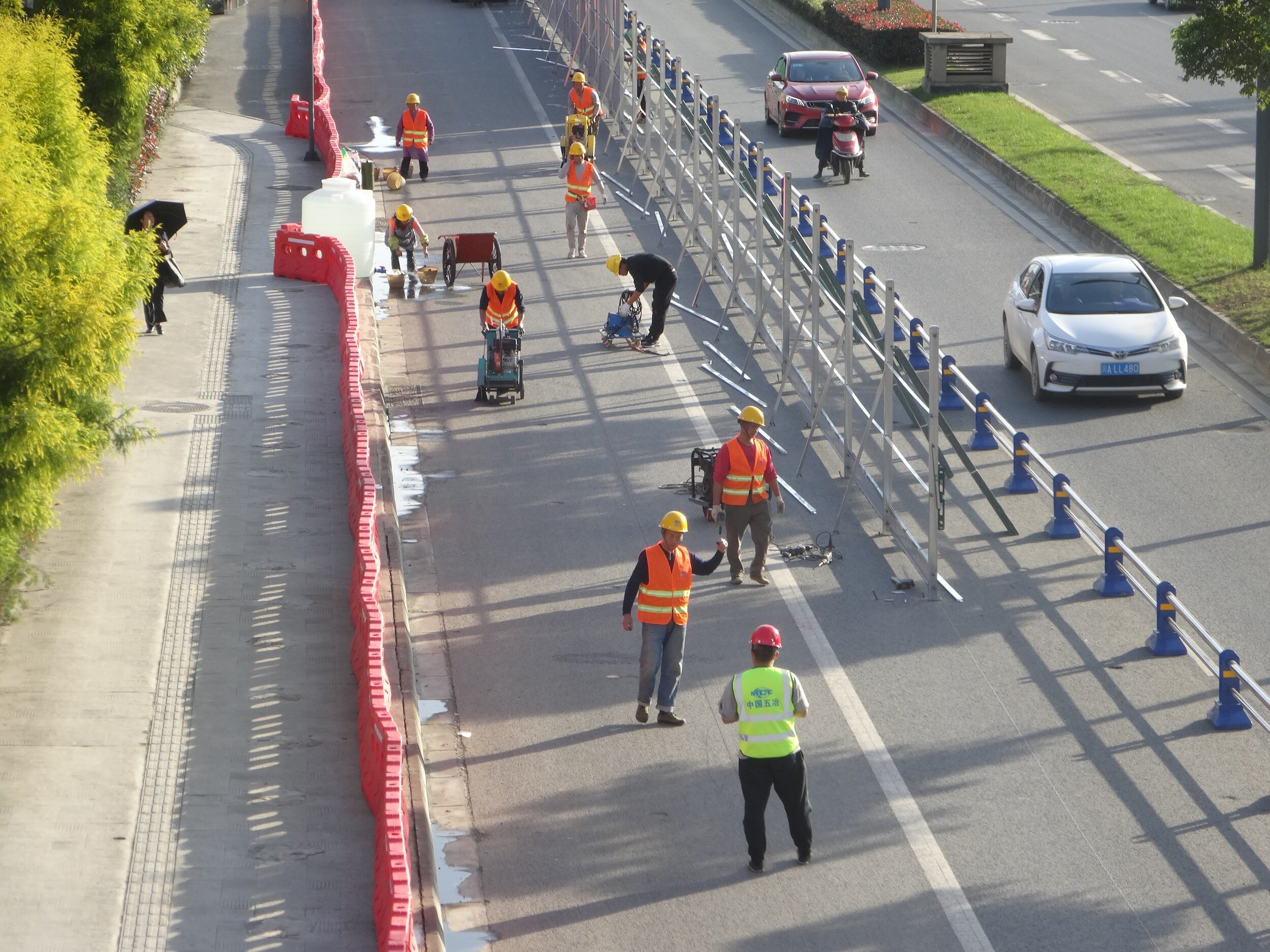 IZA Institute of Labor Economics - The Effect of Franchise No-Poaching Restrictions on Worker Earnings