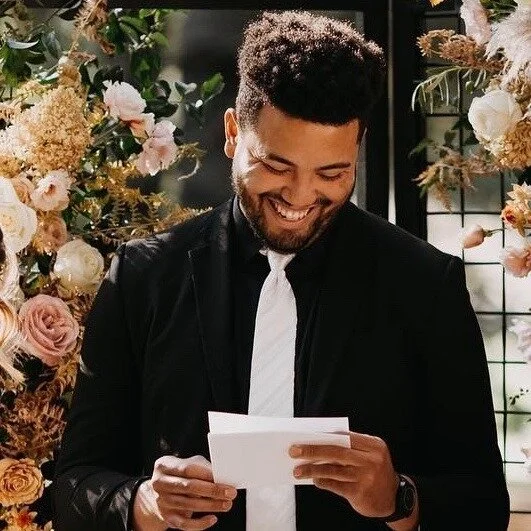 Officiant Jimmie