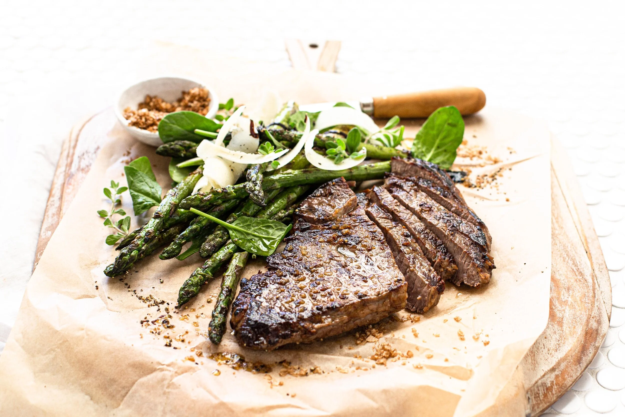 Rump Steak with Chargrilled Asparagus, Baby Spinach &amp; Parmesan